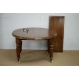 Victorian mahogany extending dining table.