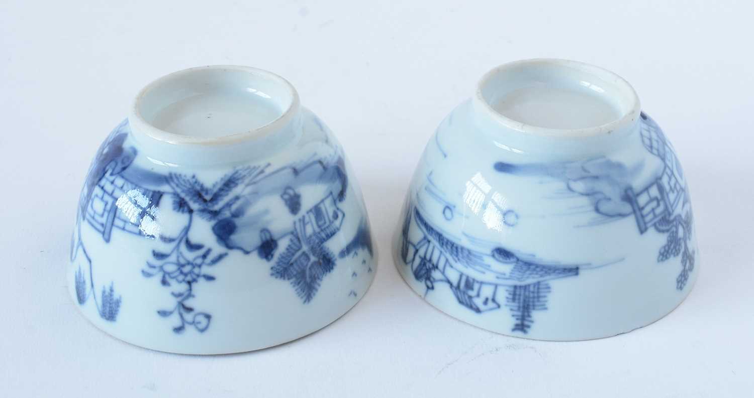 Blue and white tea bowls, etc. - Image 13 of 32