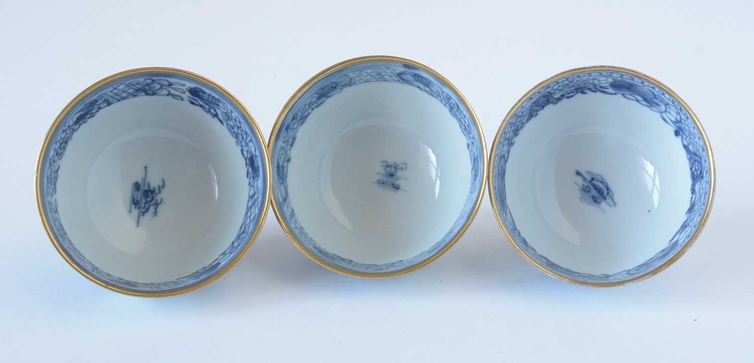 Blue and white tea bowls, etc. - Image 15 of 32