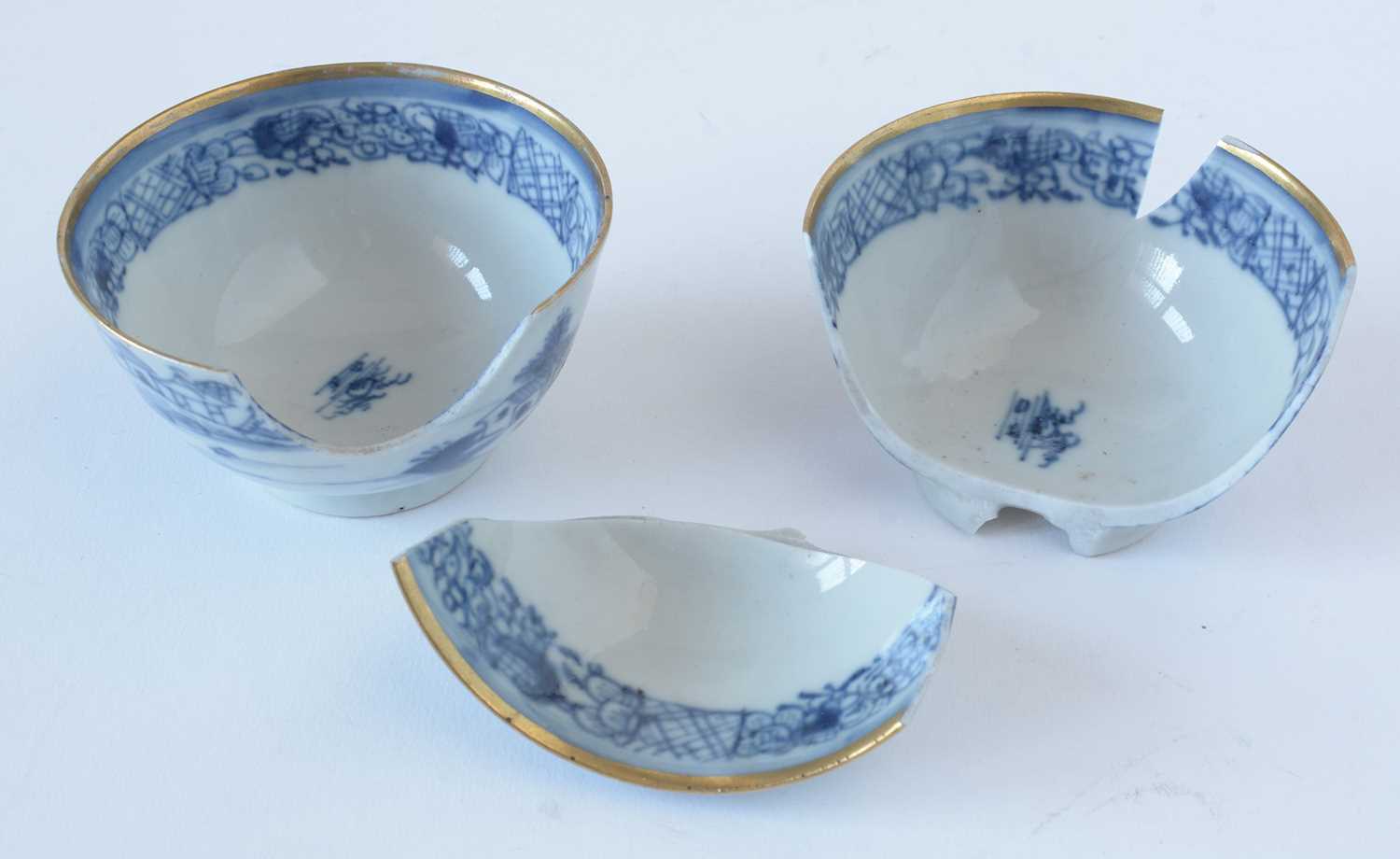 Blue and white tea bowls, etc. - Image 8 of 32
