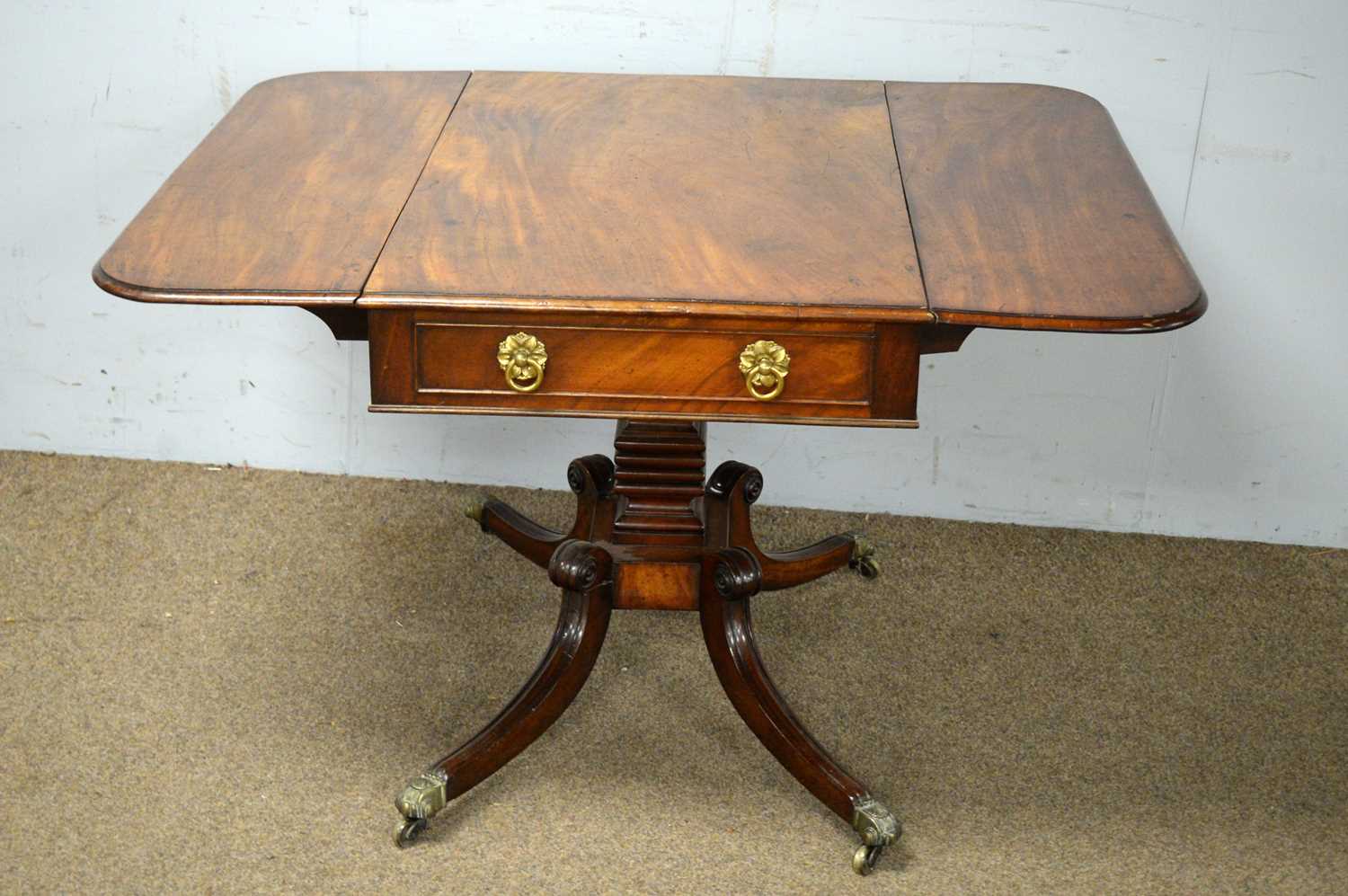 A 19th Century mahogany Pembroke table - Bild 3 aus 3