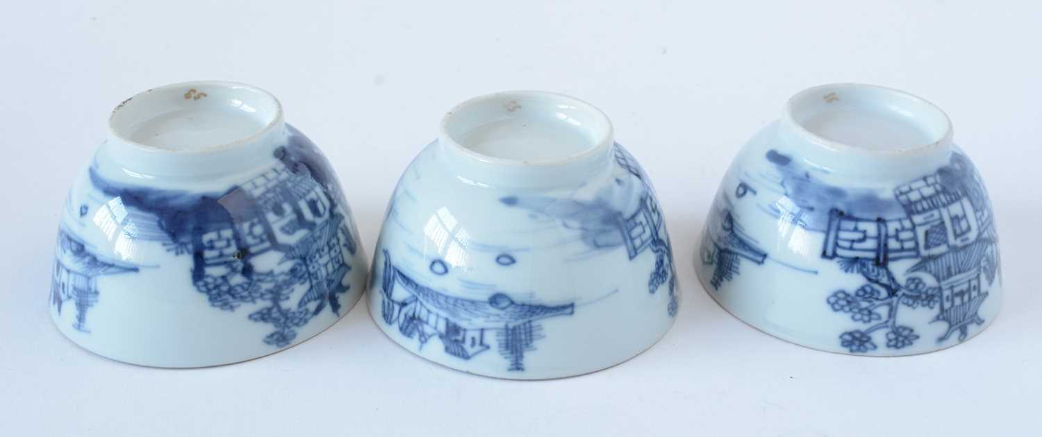 Blue and white tea bowls, etc. - Image 21 of 32