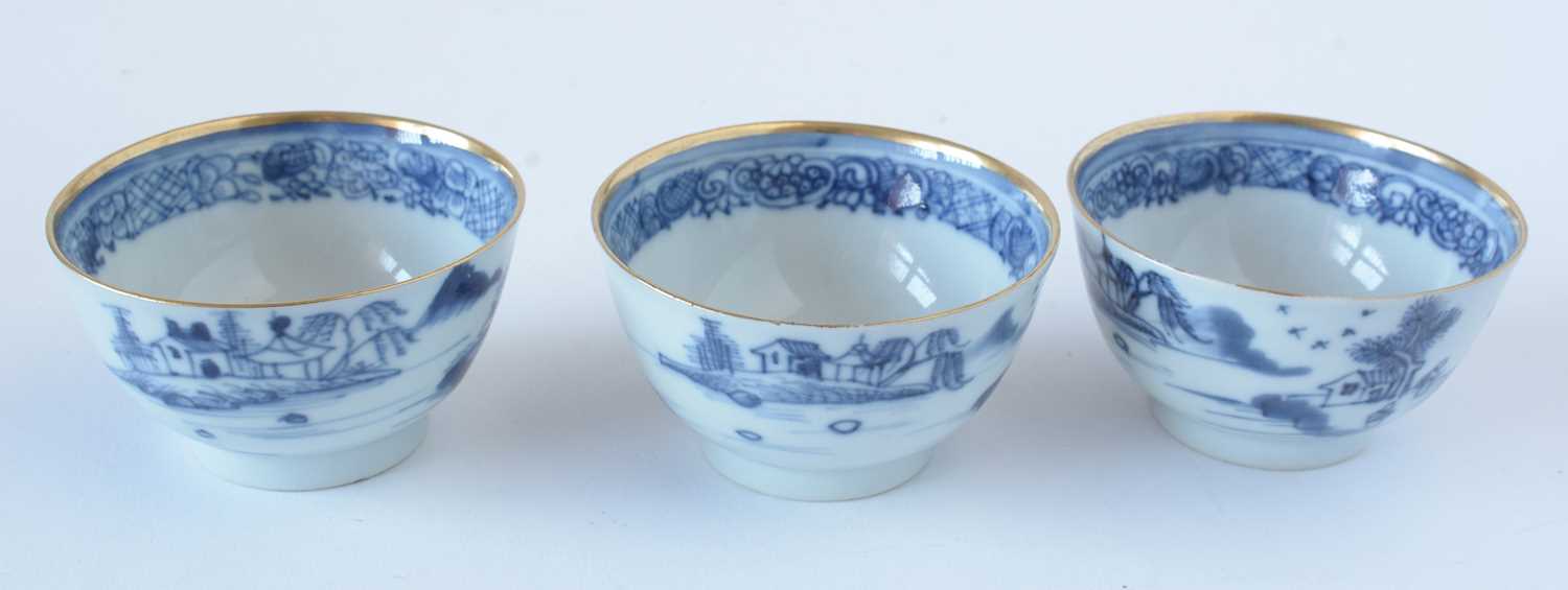 Blue and white tea bowls, etc. - Image 23 of 32