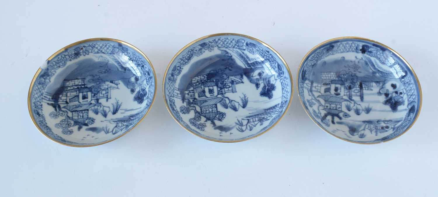 Blue and white tea bowls, etc. - Image 17 of 32