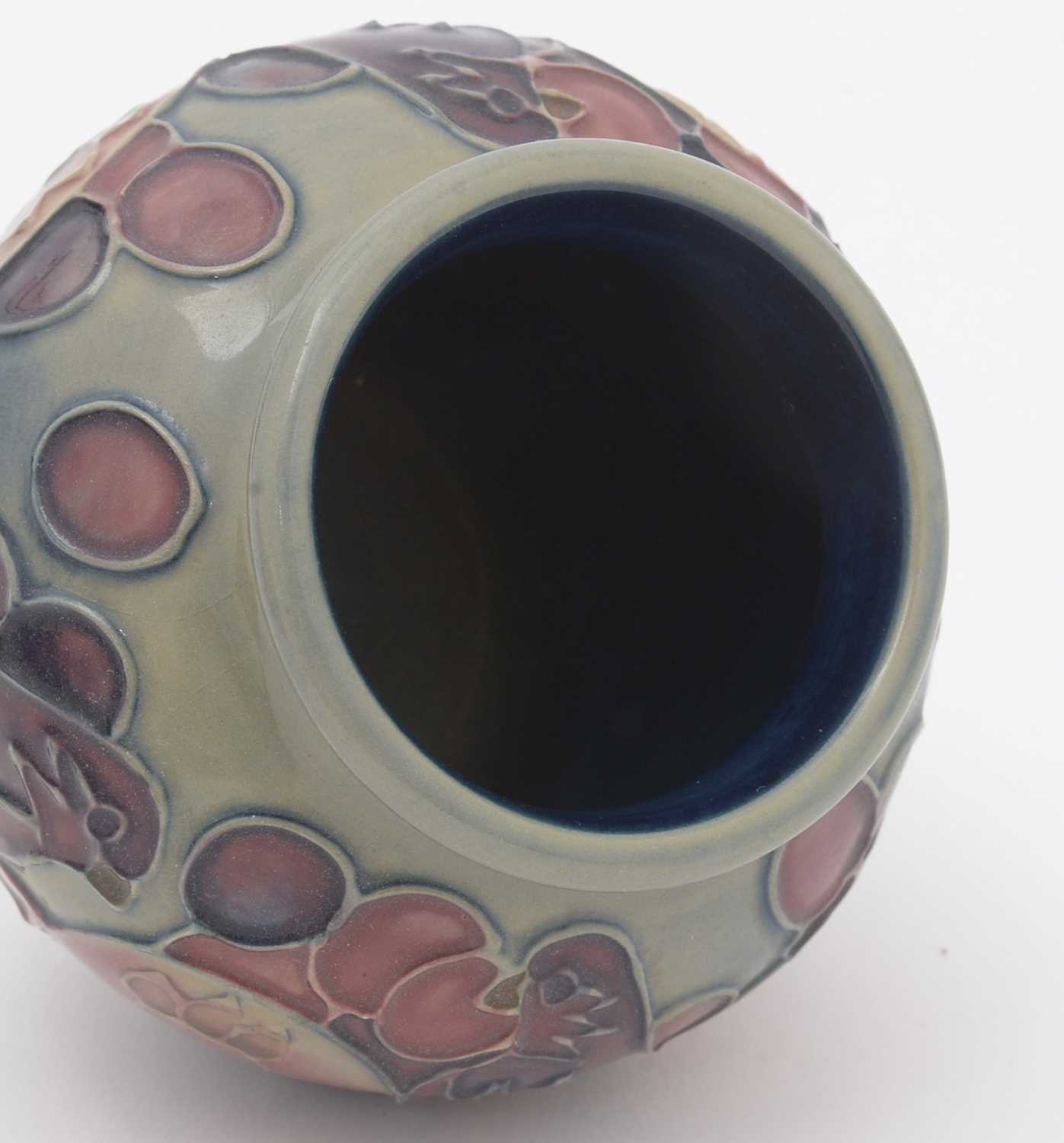 Small Moorcroft Blue Finch pattern vase - Image 3 of 5