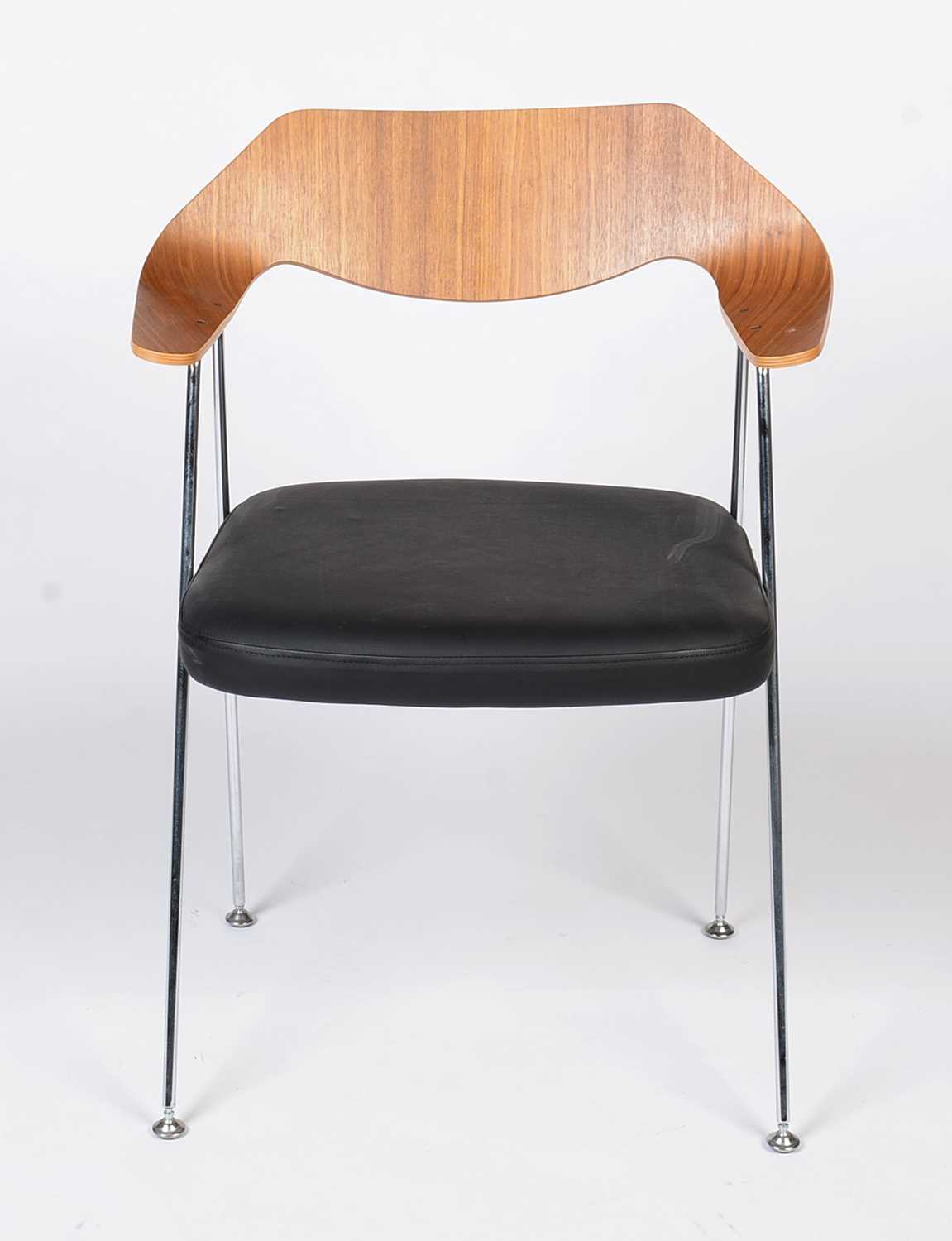 After Robin Day; a 675 chair, modern. - Bild 2 aus 3