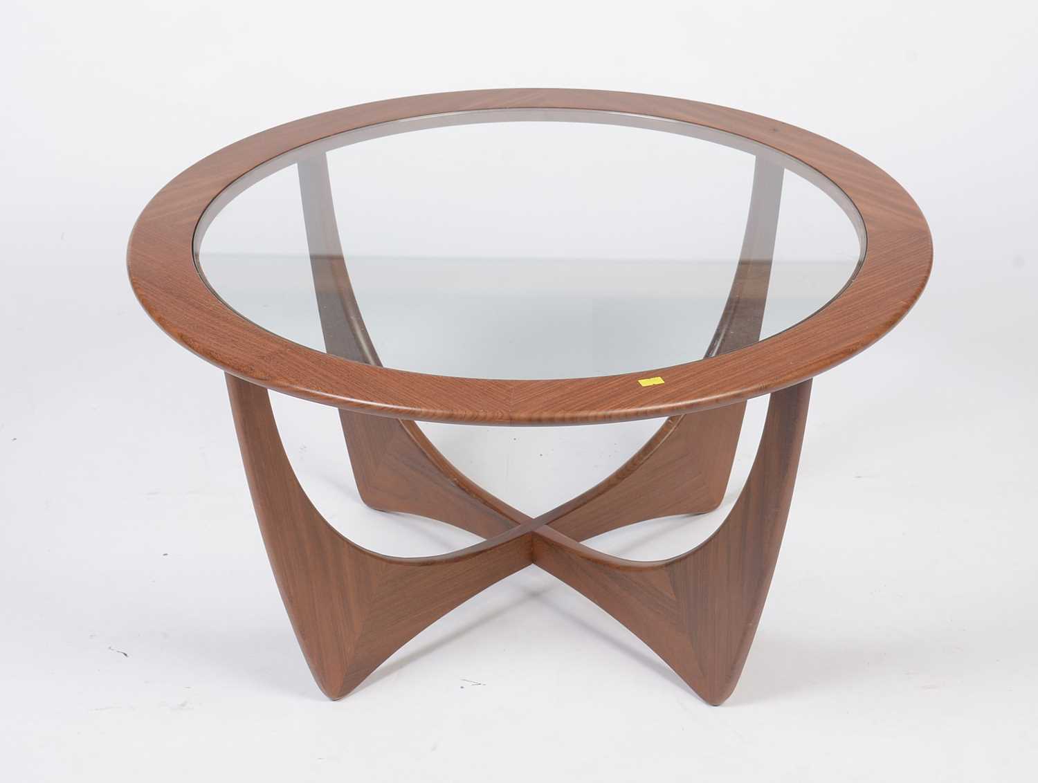 Victor B Wilkins for G Plan: a teak 'Astro' model 8040 coffee table - Bild 2 aus 3