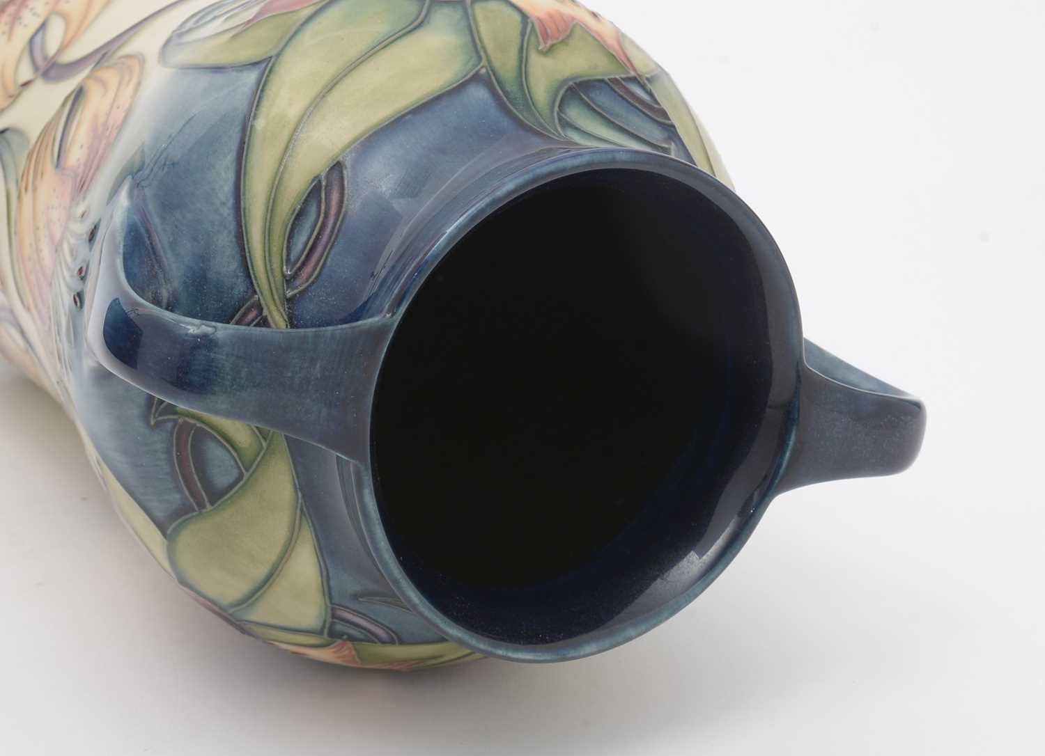 Moorcroft Anna Lily pattern vase - Image 3 of 5