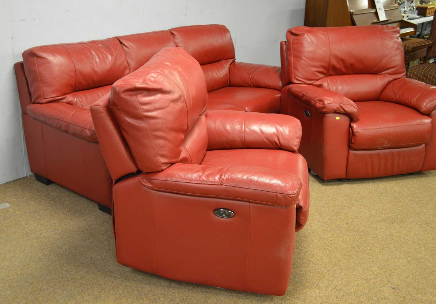 A DFS red leather three-piece suite. - Bild 2 aus 4