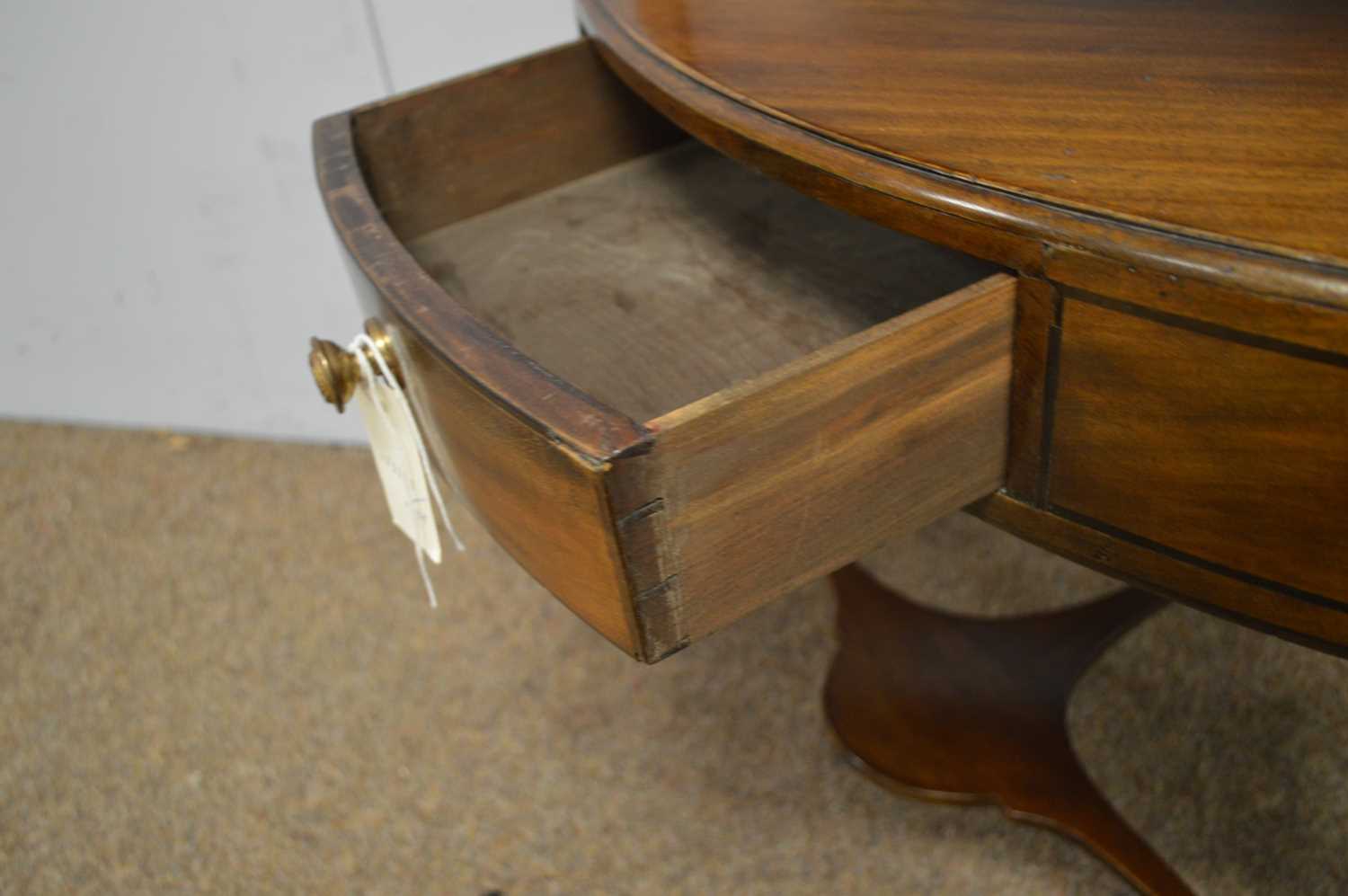 A Georgian mahogany corner washstand and another. - Bild 3 aus 7