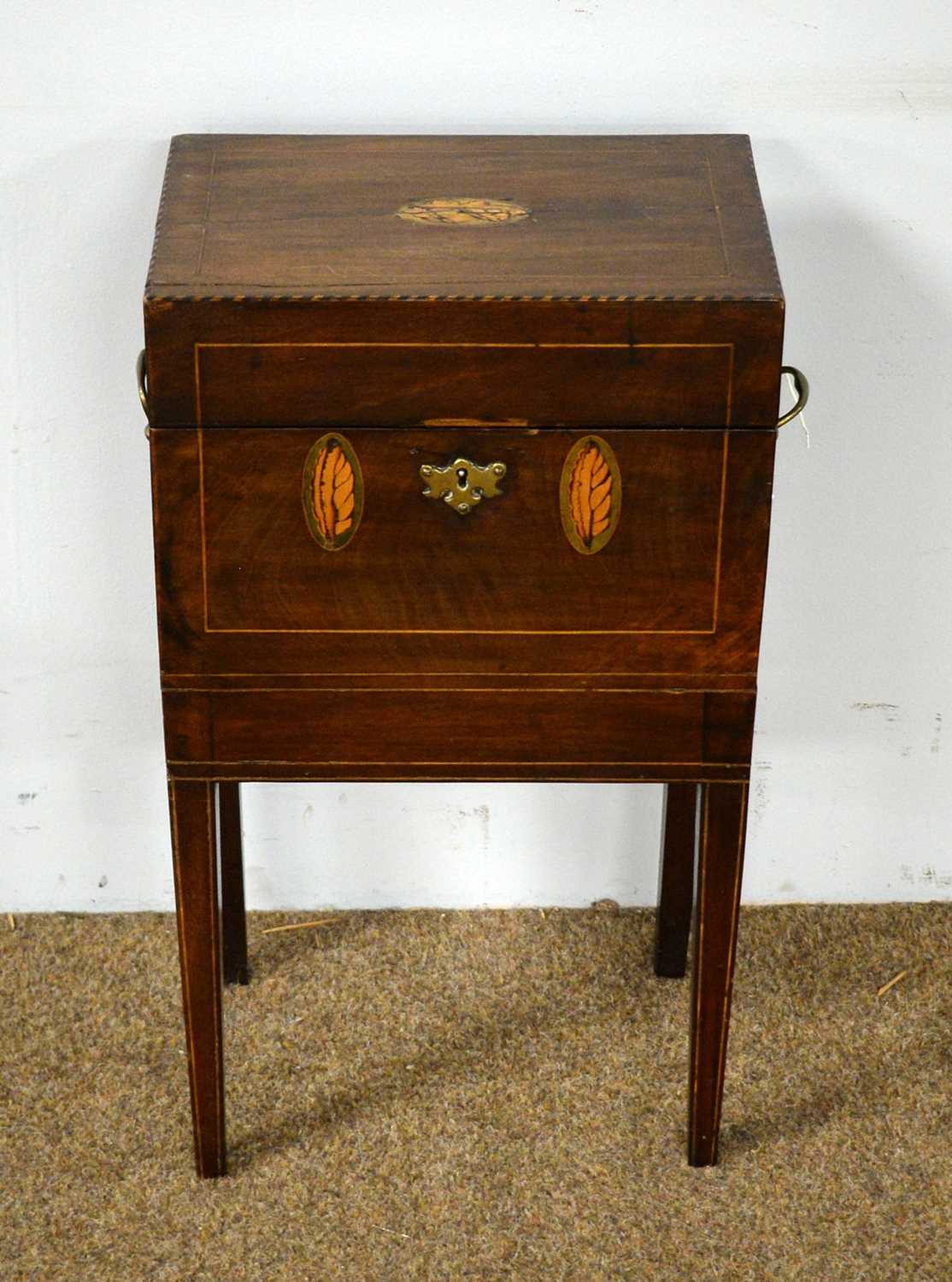 Inlaid box/wine cooler; box stool, dressing screen; and other items. - Bild 2 aus 14