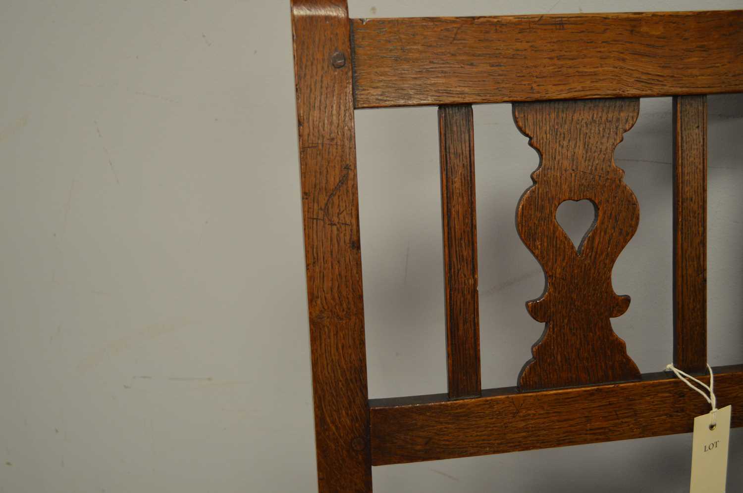 A set of six 19th Century oak Provincial rustic dining chairs. - Bild 5 aus 5