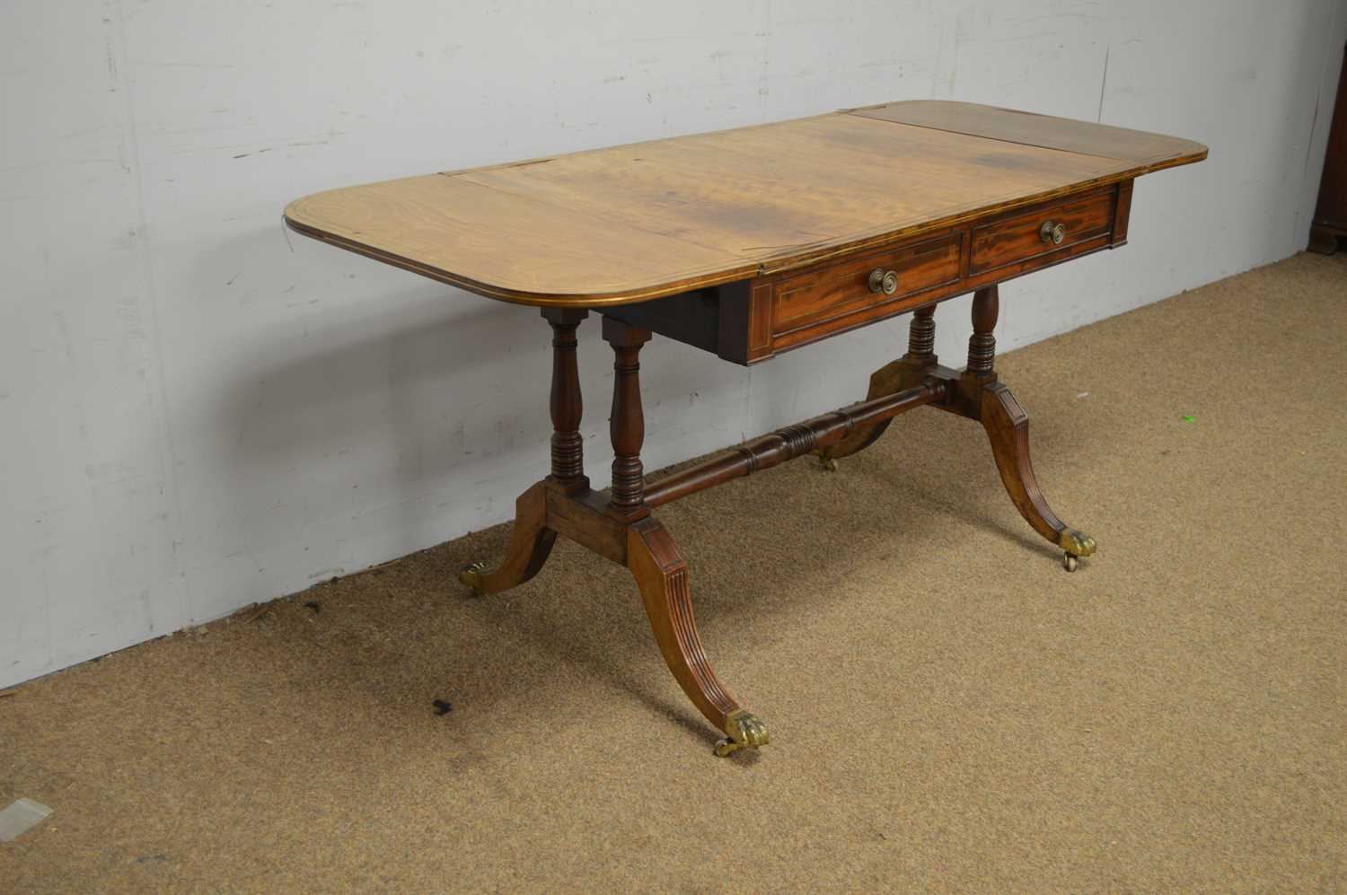 A Regency mahogany and brass inlaid sofa table. - Bild 2 aus 6