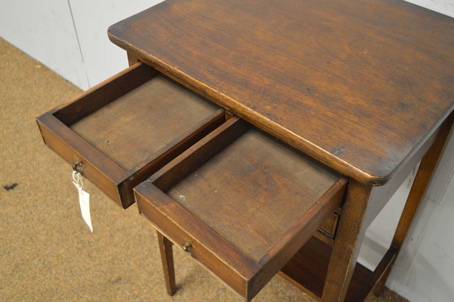 A 19th Century mahogany sideboard/work table. - Bild 5 aus 5