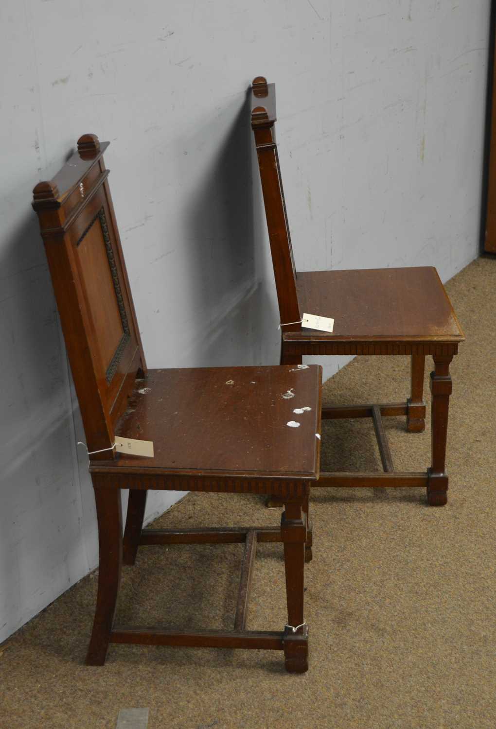 Three early 20th Century mahogany hall chairs. - Bild 7 aus 8