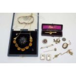 A selection of early 20th Century and later jewellery,