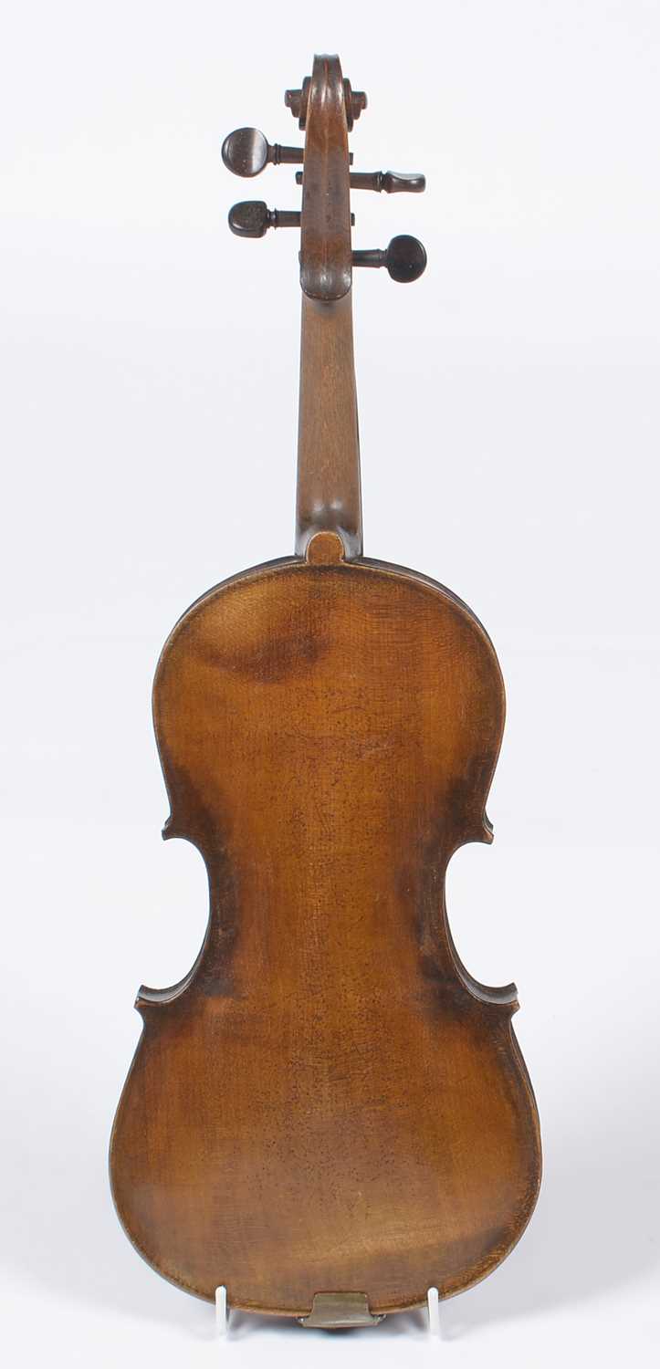 Stradivarius style violin, two bows - Bild 2 aus 15