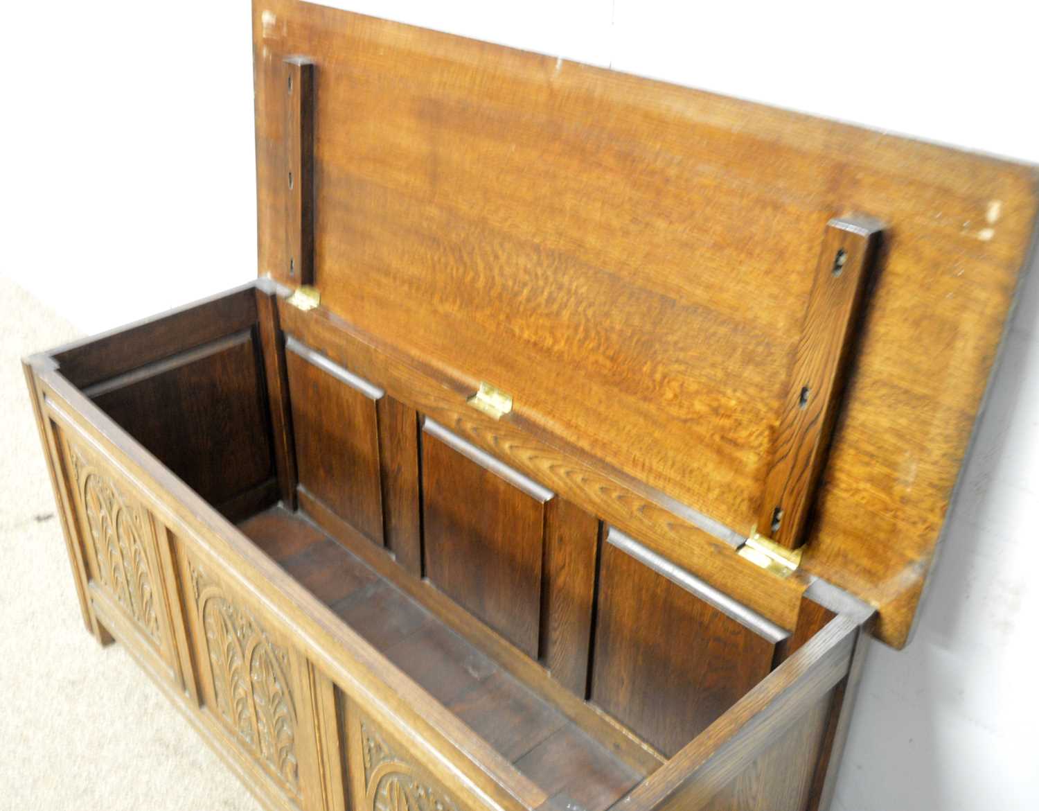 A carved oak blanket chest in the 17th Century style - Image 4 of 5