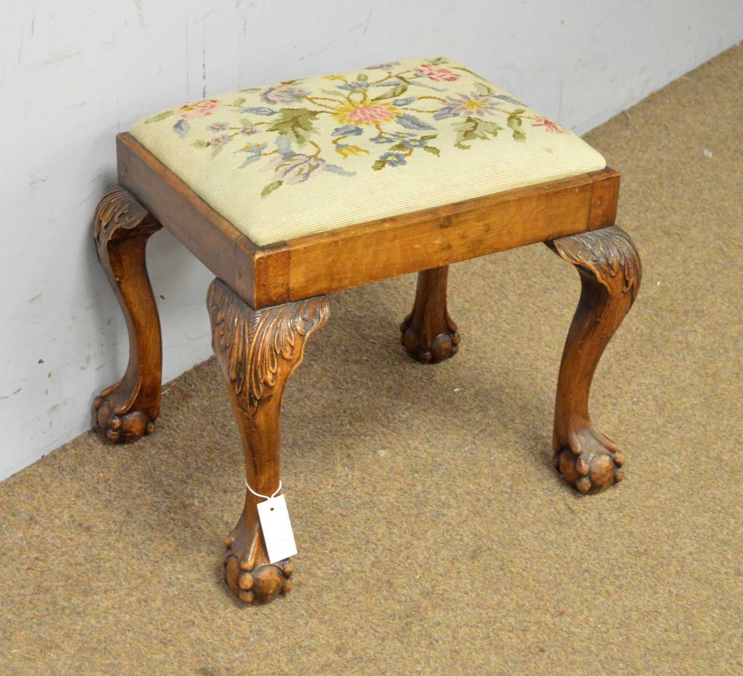 A Georgian style walnut stool - Image 3 of 5