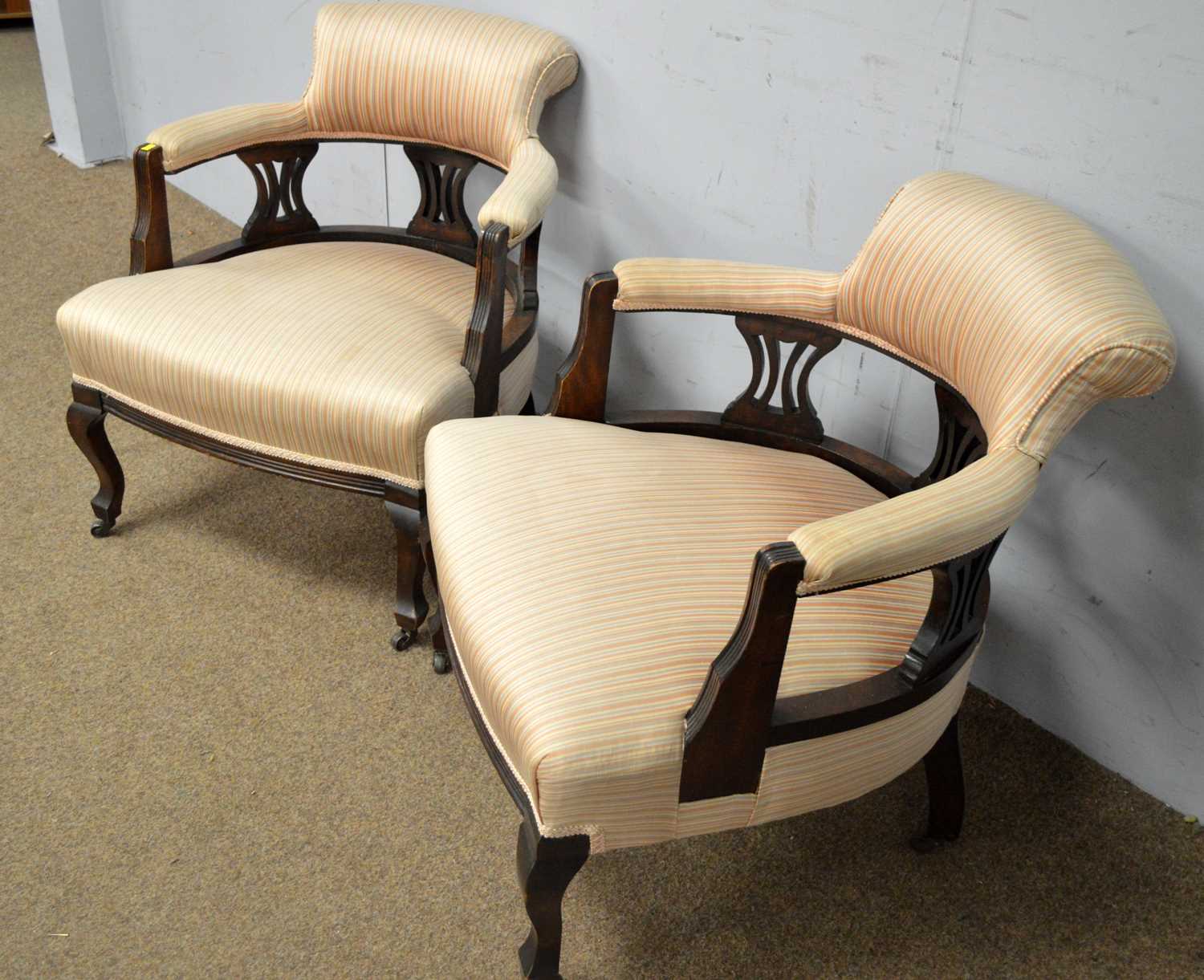 A pair of late Victorian tub chairs - Image 2 of 3