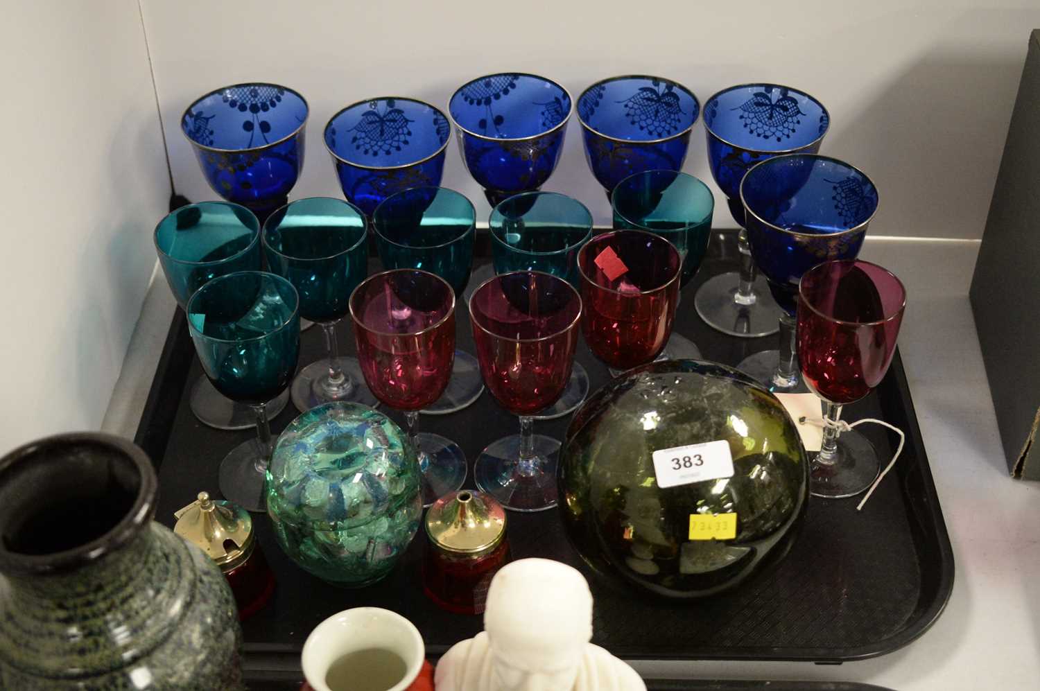 A selection of decorative ceramics and glassware - Bild 2 aus 3