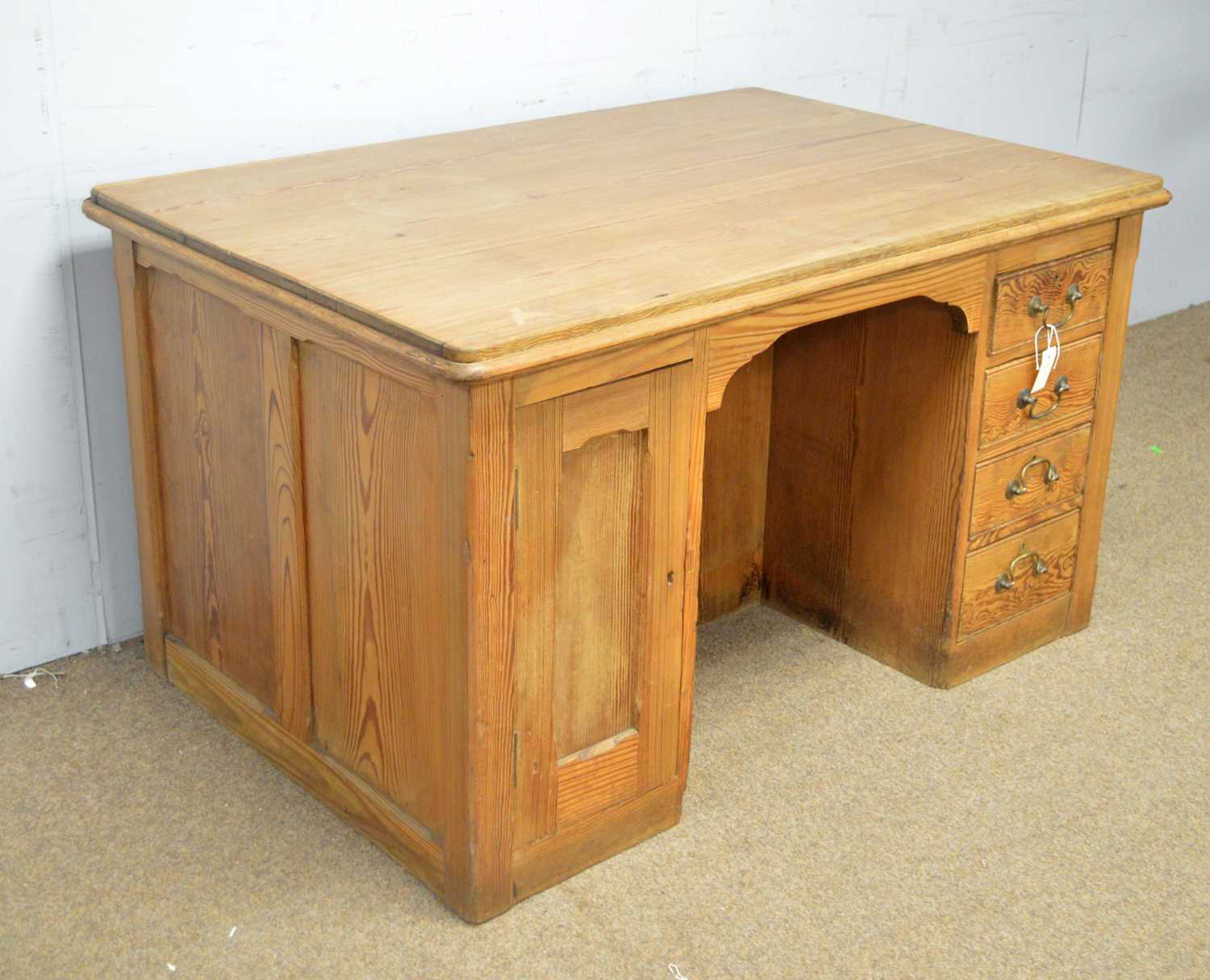 A Victorian stripped pine desk - Bild 2 aus 7