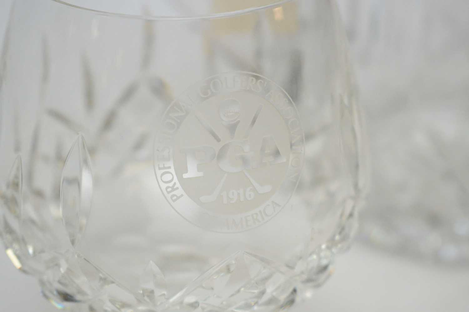 Various glass items etched with golf related inscriptions - Image 3 of 4