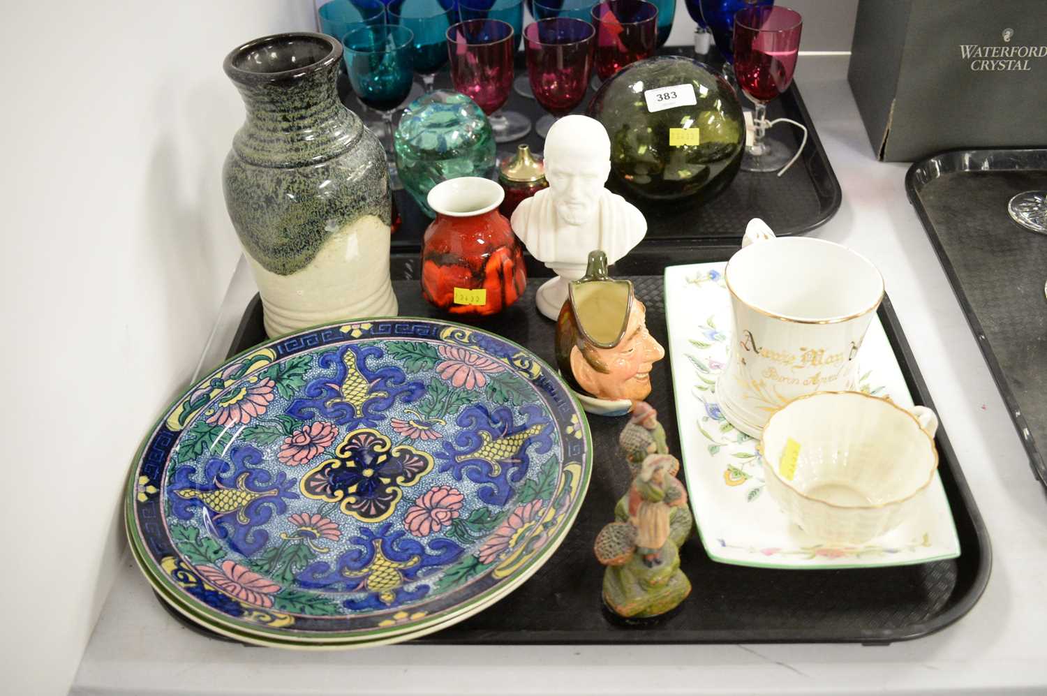 A selection of decorative ceramics and glassware - Bild 3 aus 3