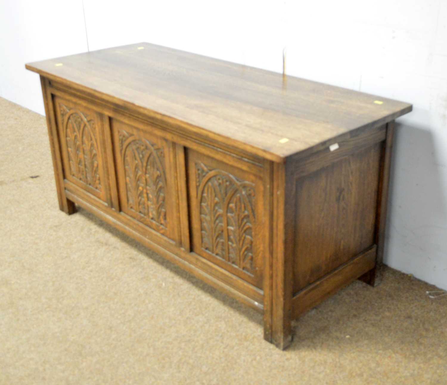 A carved oak blanket chest in the 17th Century style - Image 3 of 5