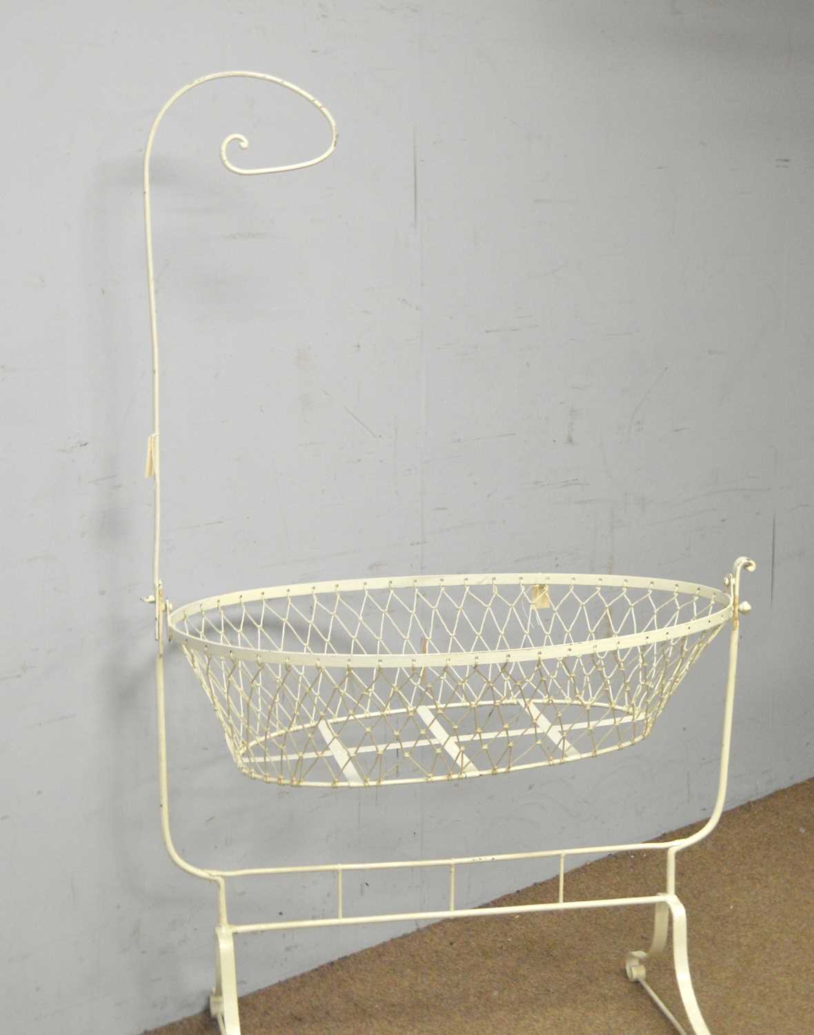 A Victorian white painted cast metal crib - Image 2 of 5