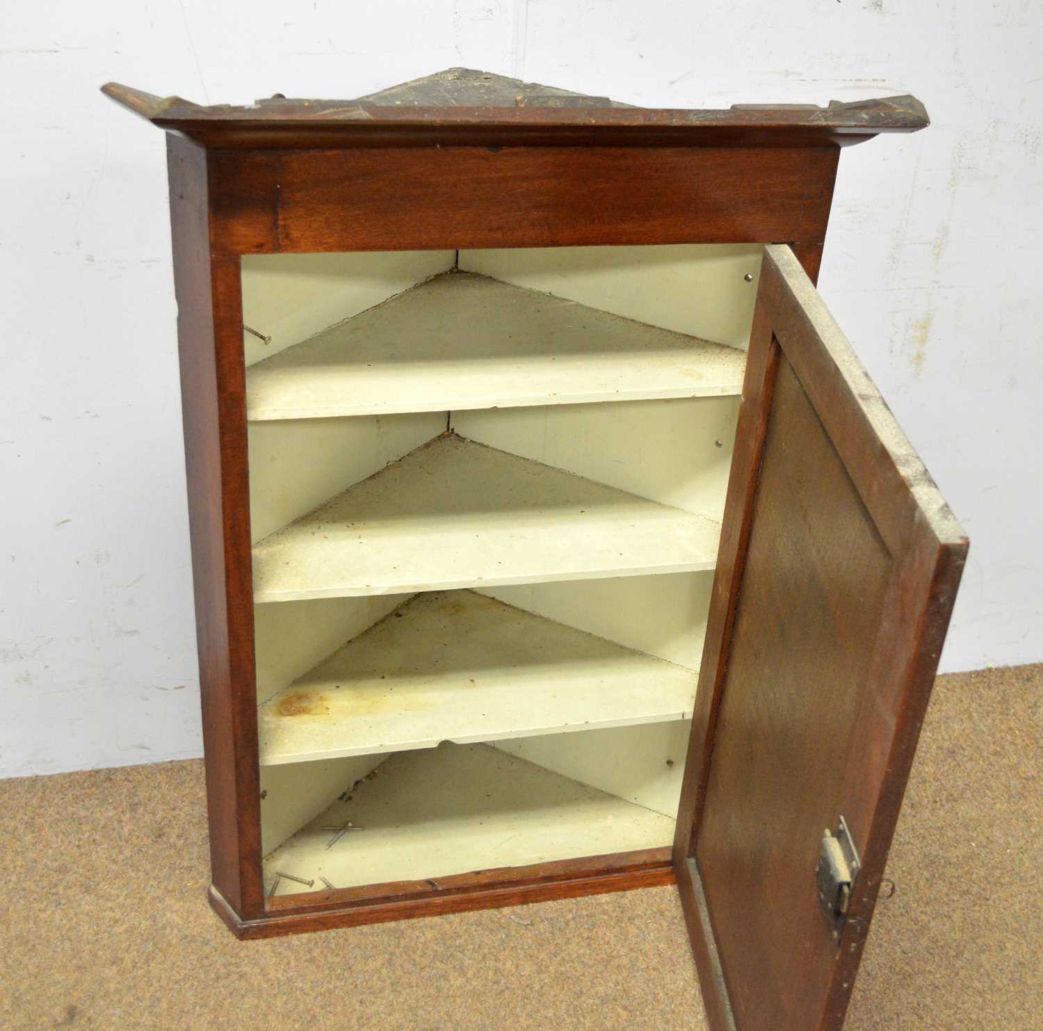 A Georgian style walnut sofa table and two corner cupboards. - Image 9 of 10