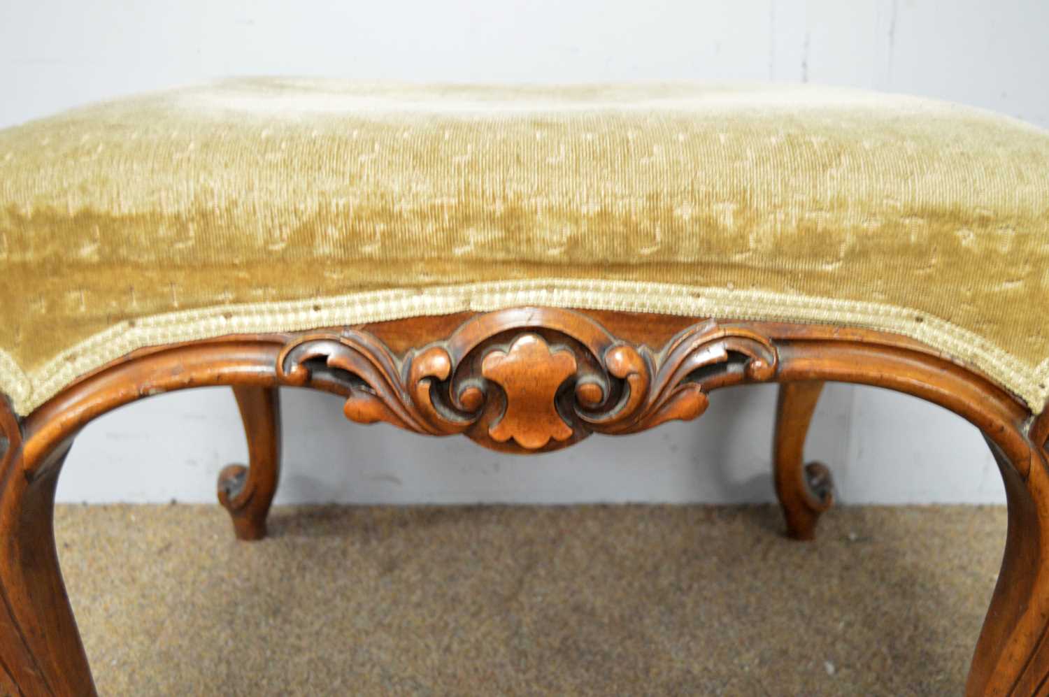 An attractive Victorian carved walnut stool and an occasional table - Image 5 of 5