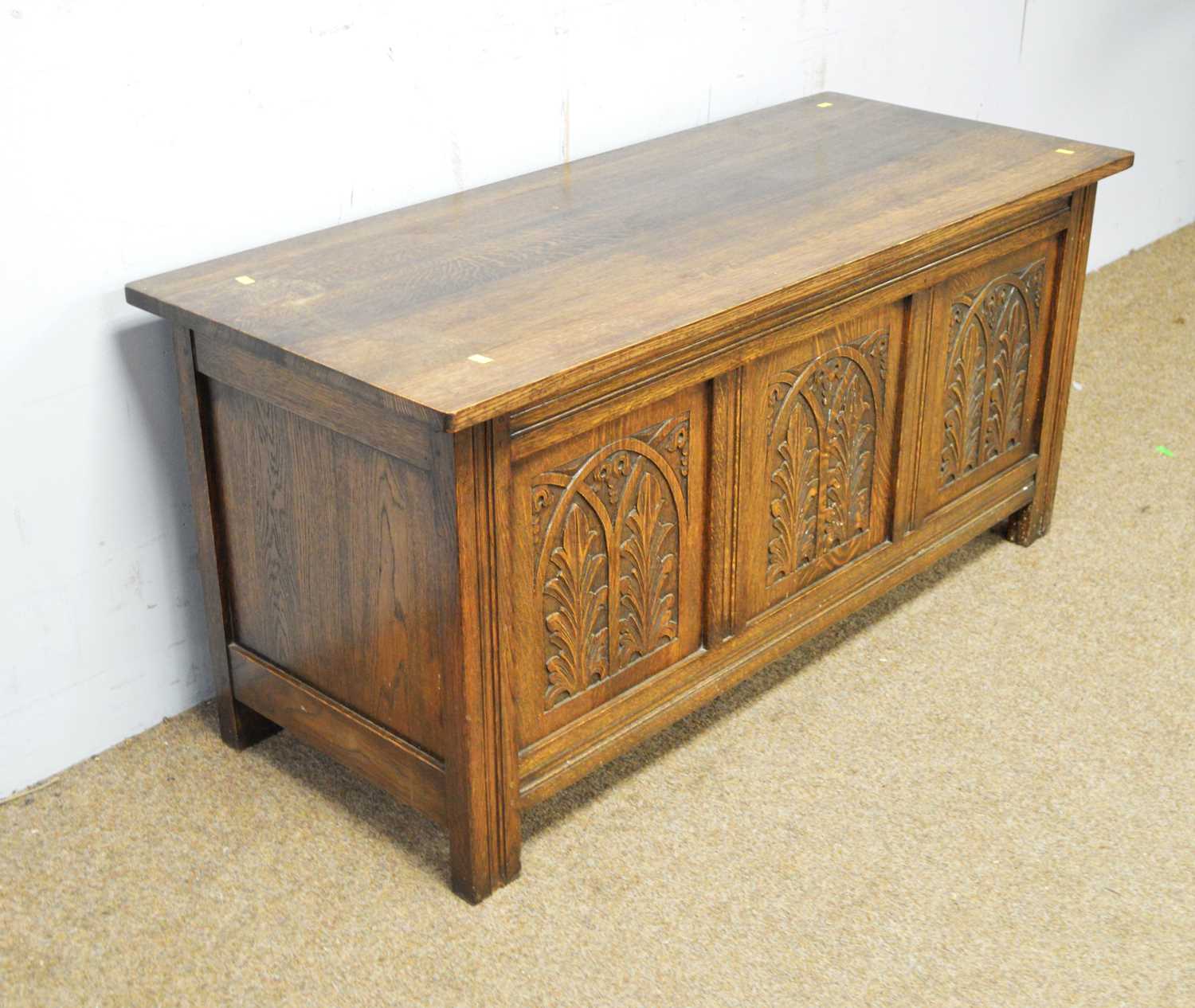 A carved oak blanket chest in the 17th Century style - Image 2 of 5