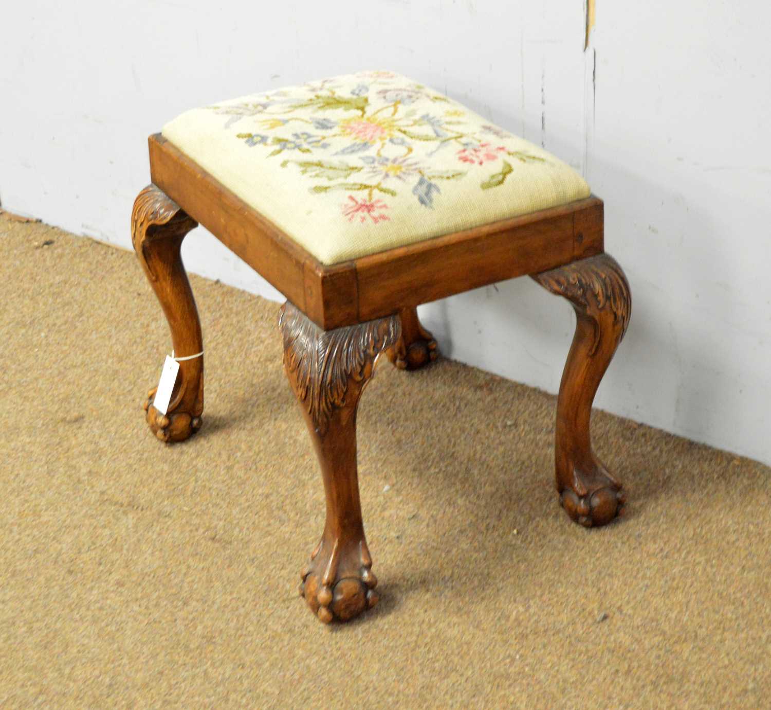 A Georgian style walnut stool - Image 2 of 5