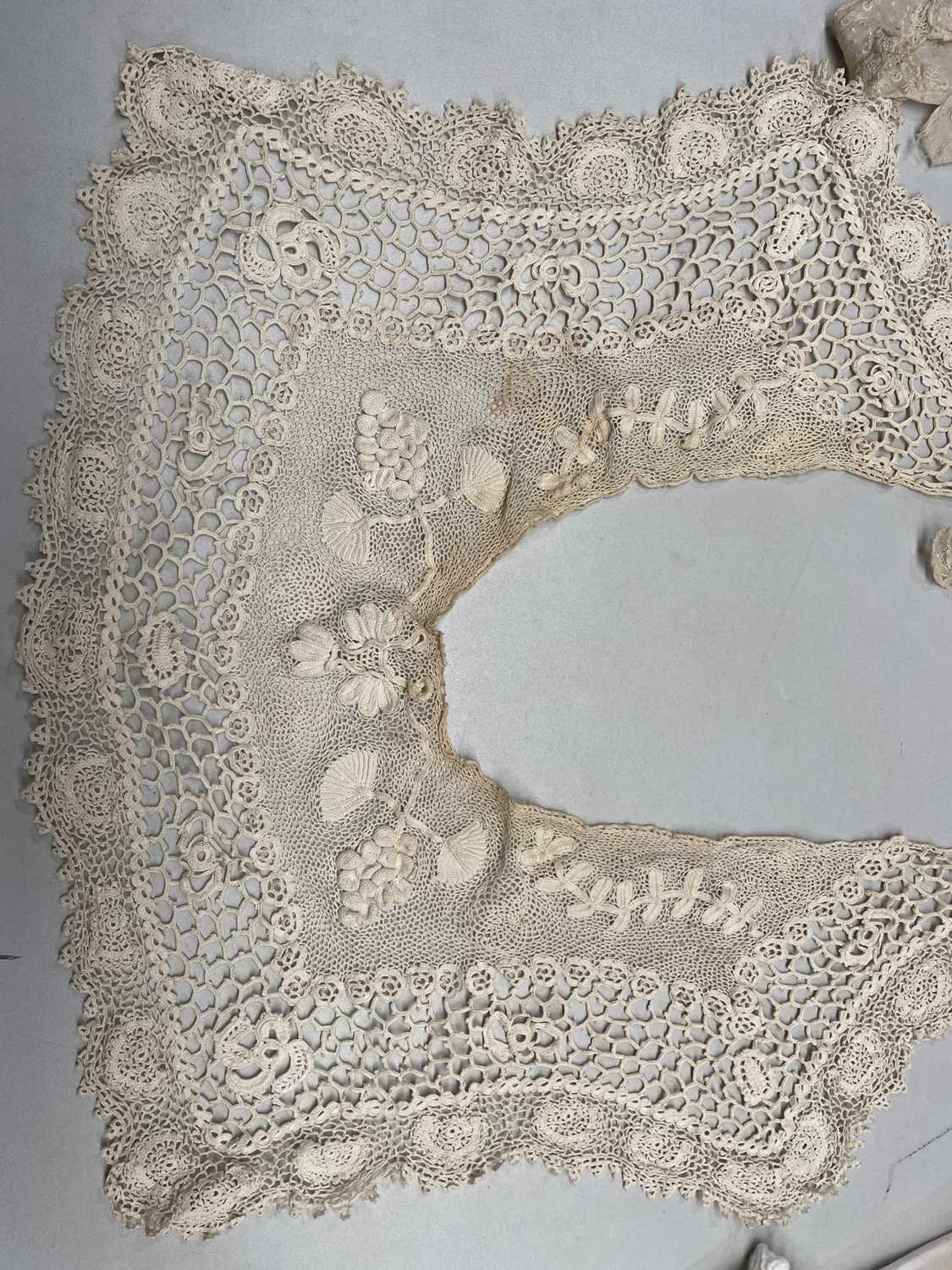 Antique lace collars - Bild 11 aus 24