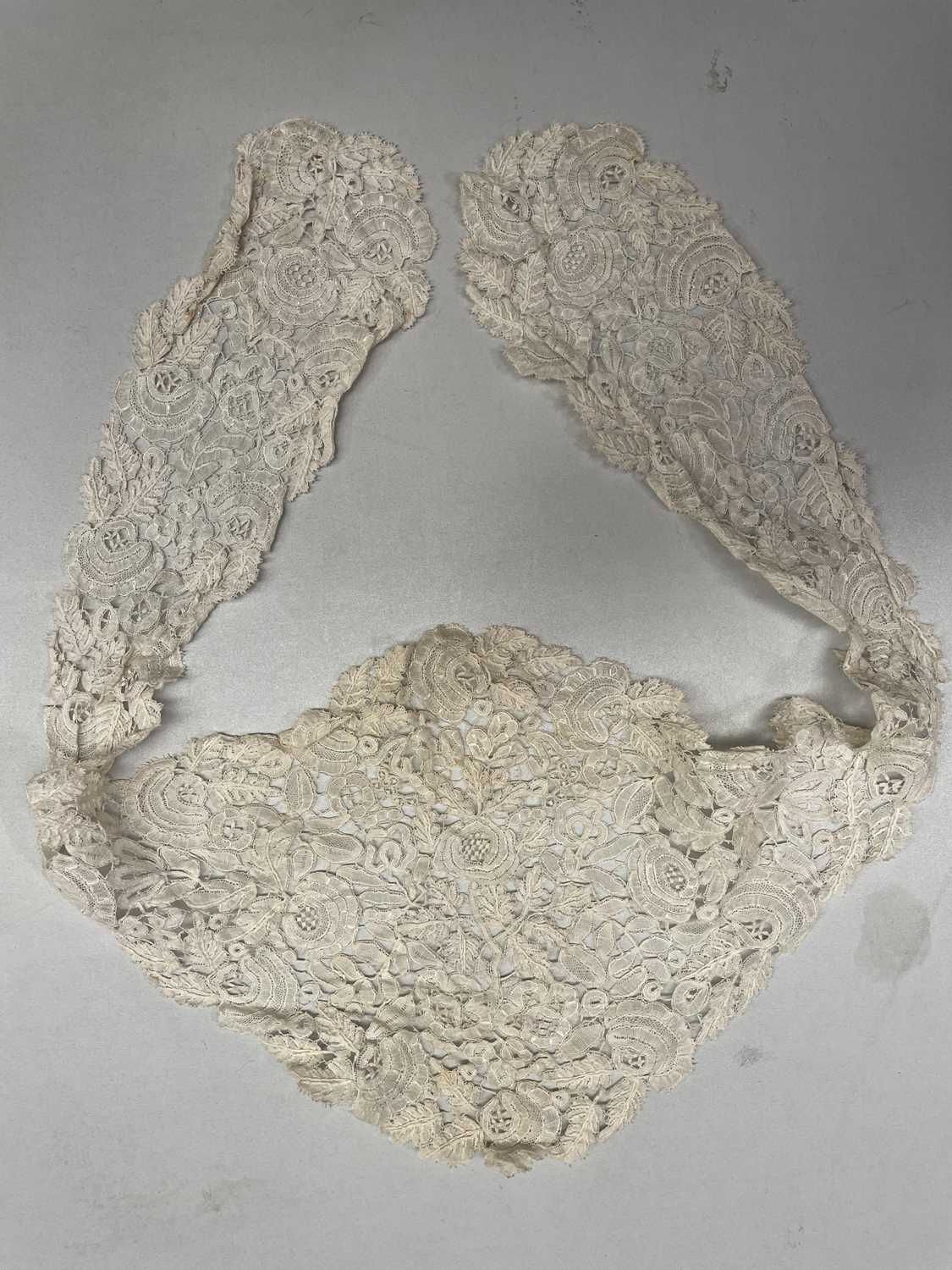 Antique lace collars - Bild 21 aus 24