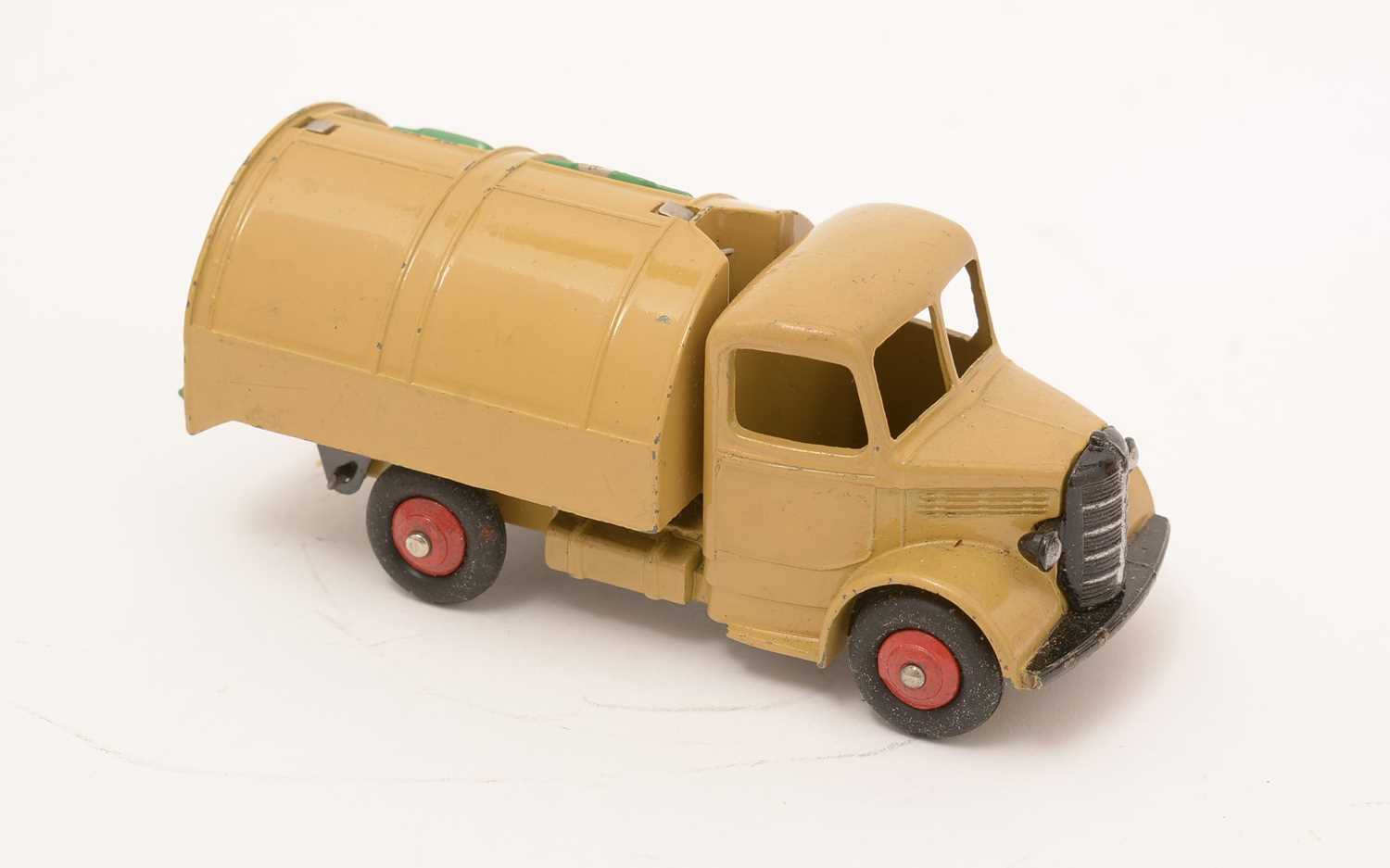 Dinky Toys diecast vehicles - Bild 7 aus 21