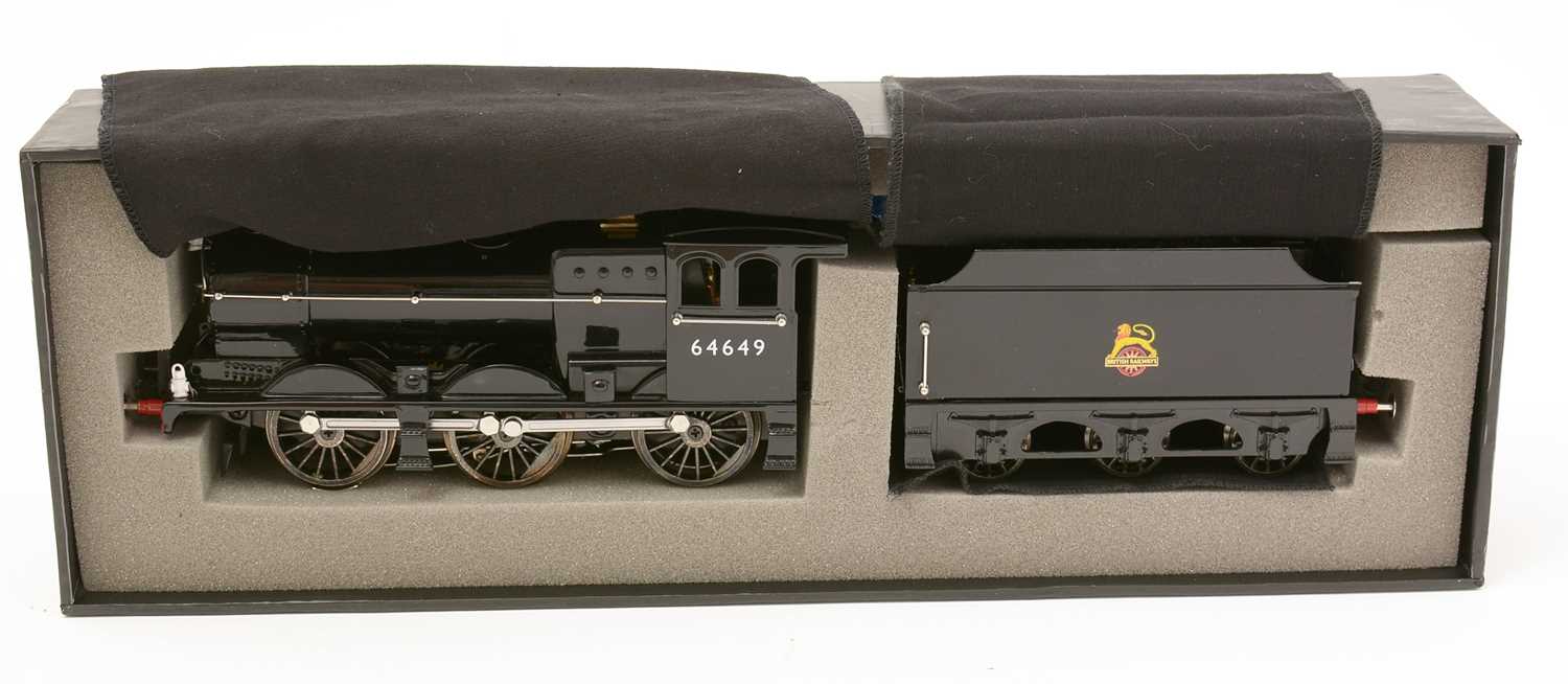 Ace Trains Vintage 0-gauge 0-6-0 locomotive and tender
