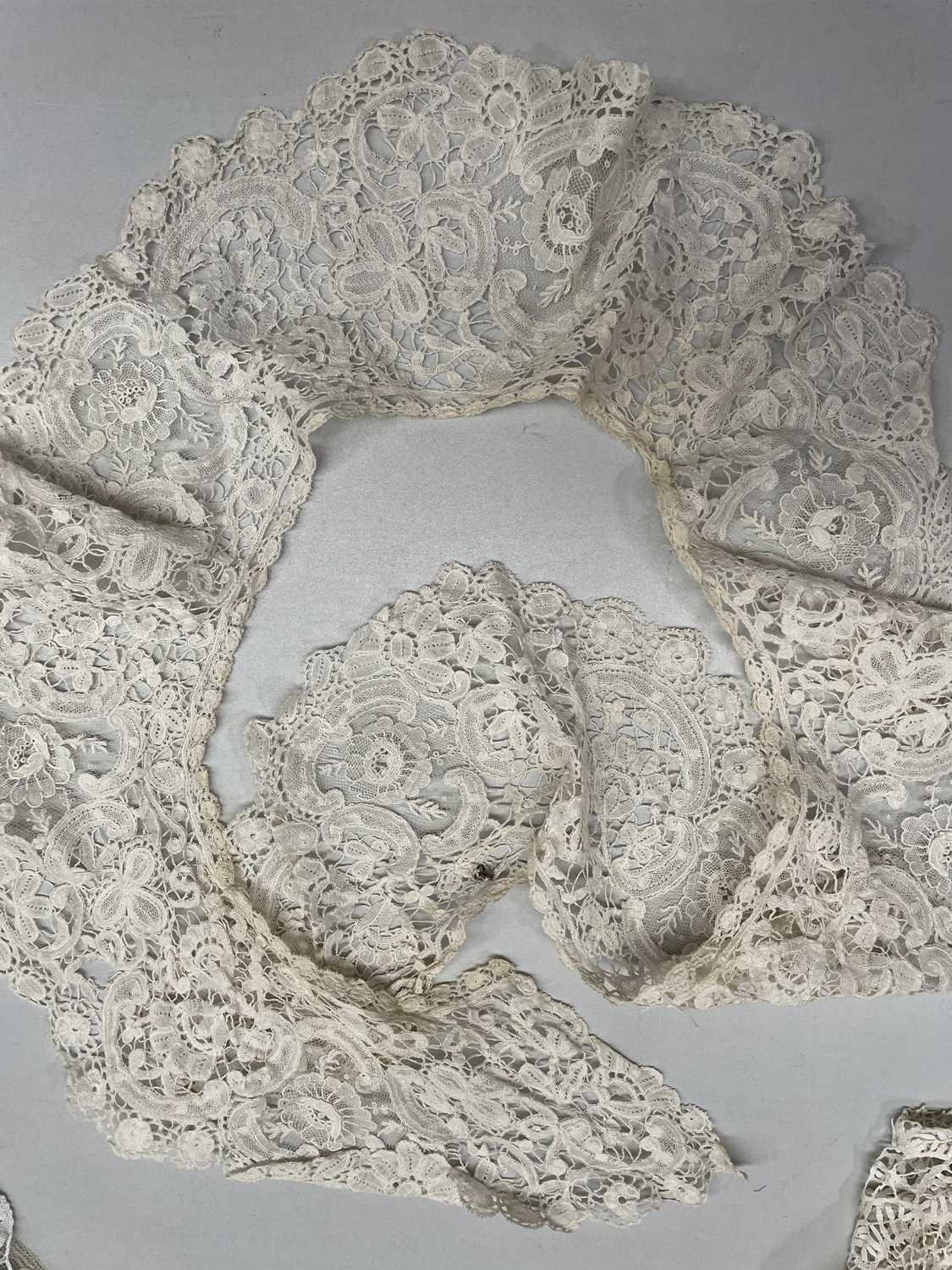 Antique lace collars - Bild 14 aus 24