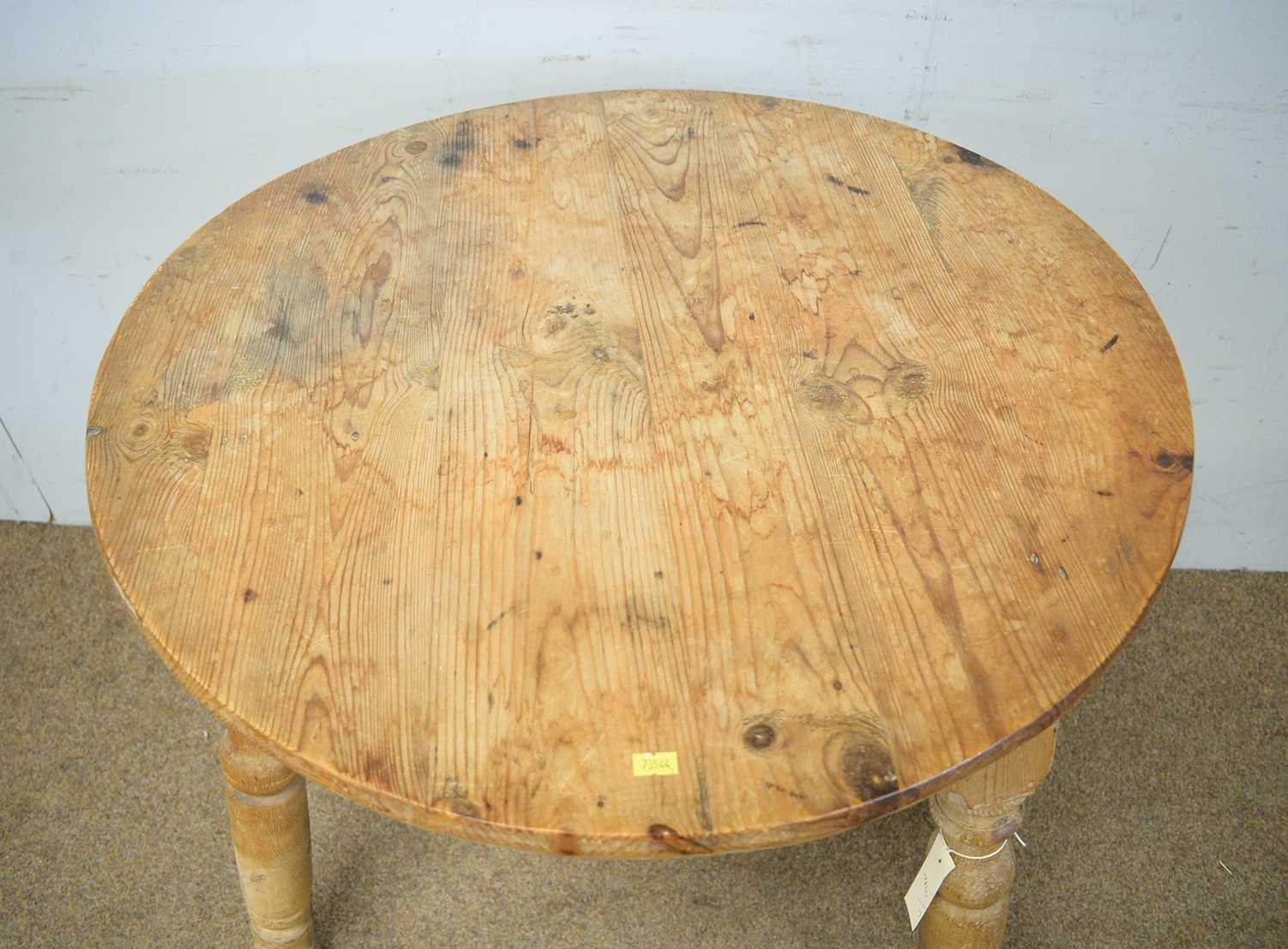 A circular pine cricket table - Image 2 of 3