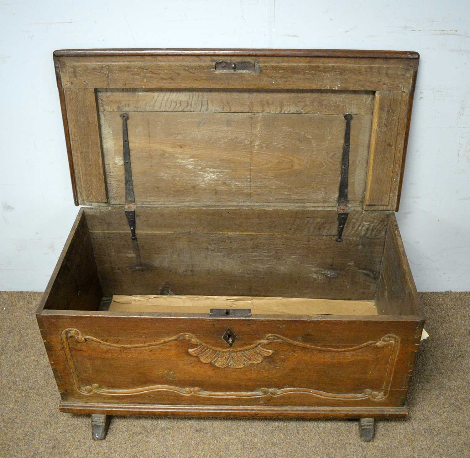 A 19th Century oak blanket chest - Image 3 of 3