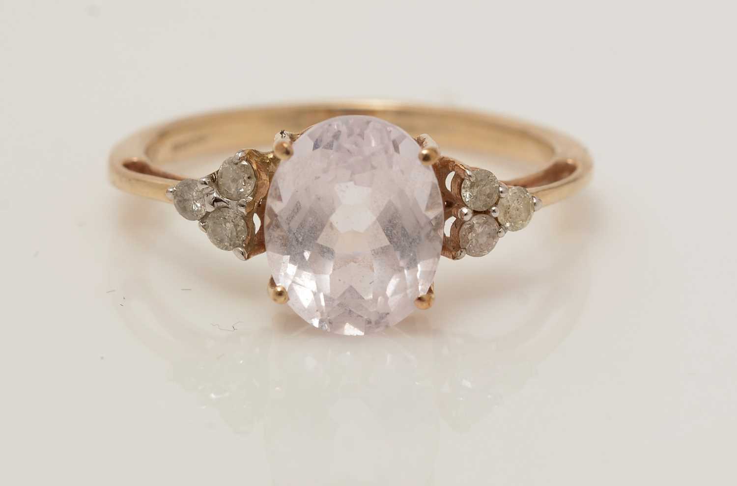 A kunzite and diamond ring - Image 2 of 3