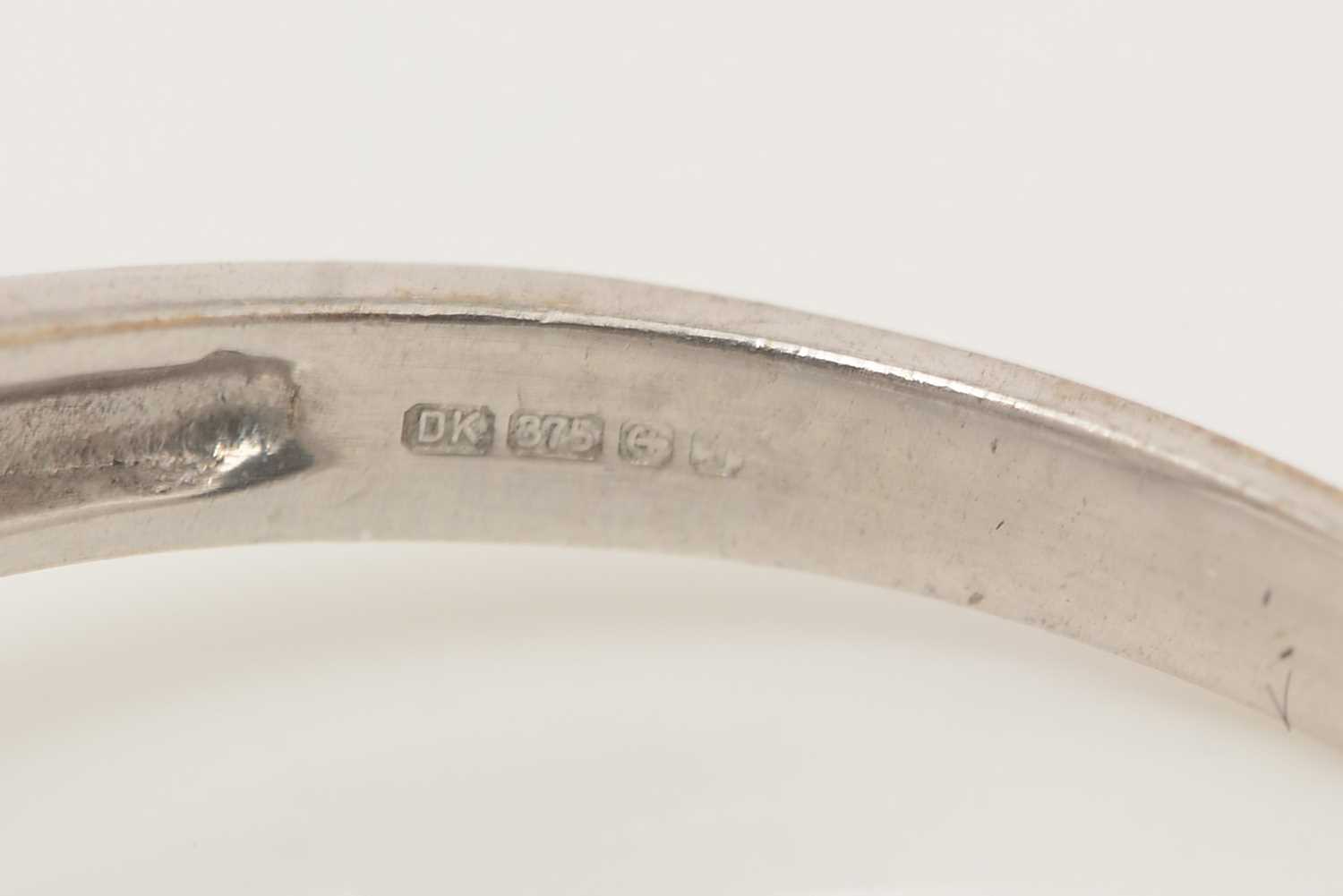 A kunzite and diamond ring, - Image 3 of 3