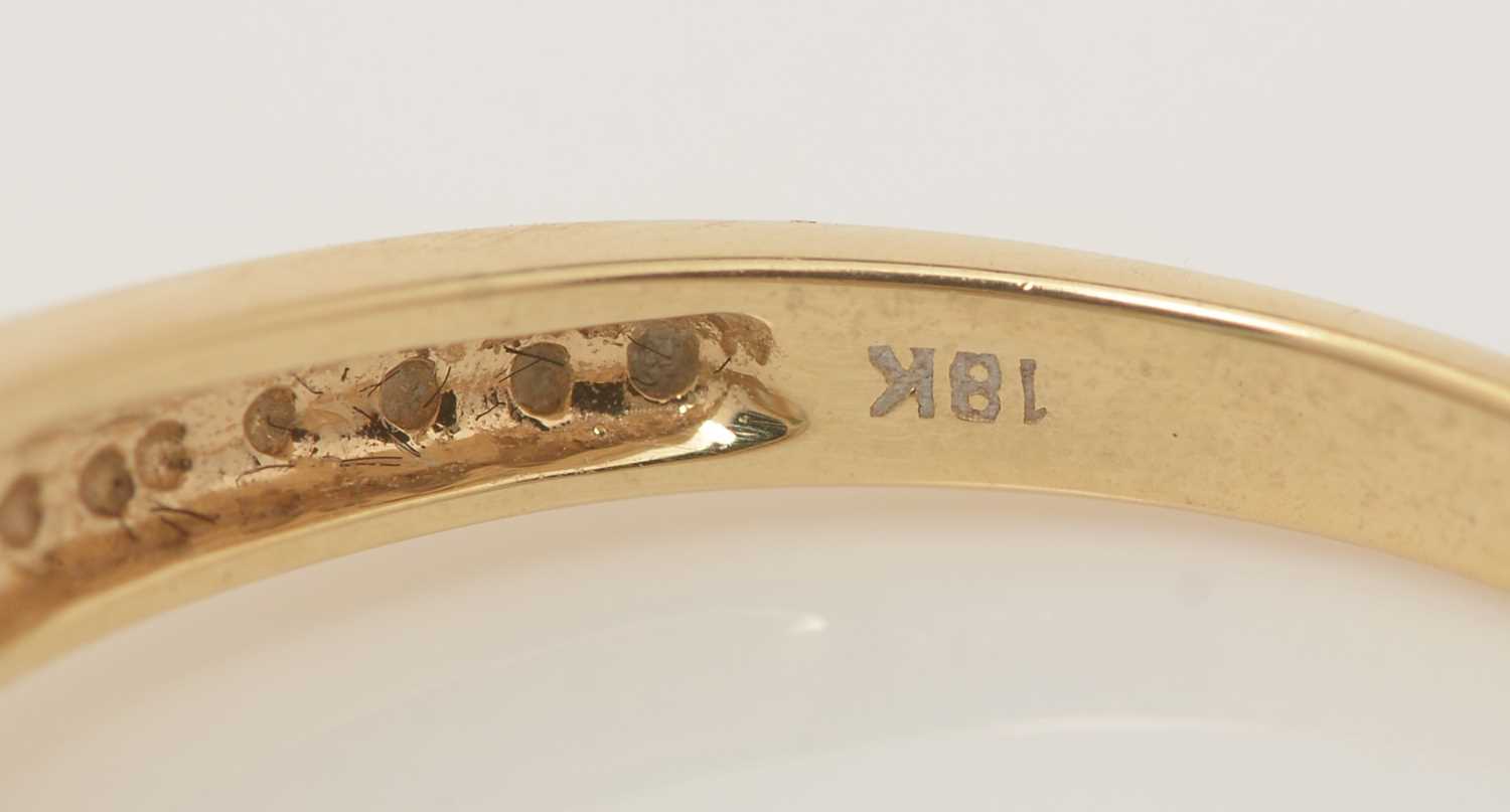 A peridot and diamond ring, - Image 2 of 4