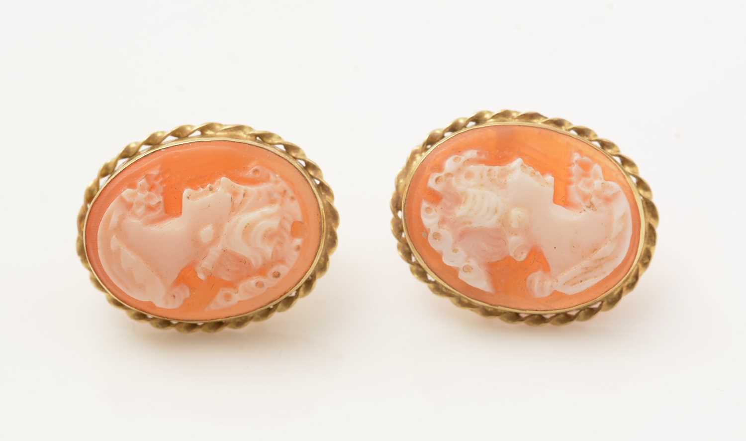 A carved shell cameo brooch, and matching earrings - Image 2 of 5