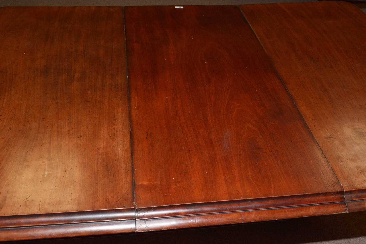 A substantial Victorian mahogany draw leaf dining table. - Image 13 of 14