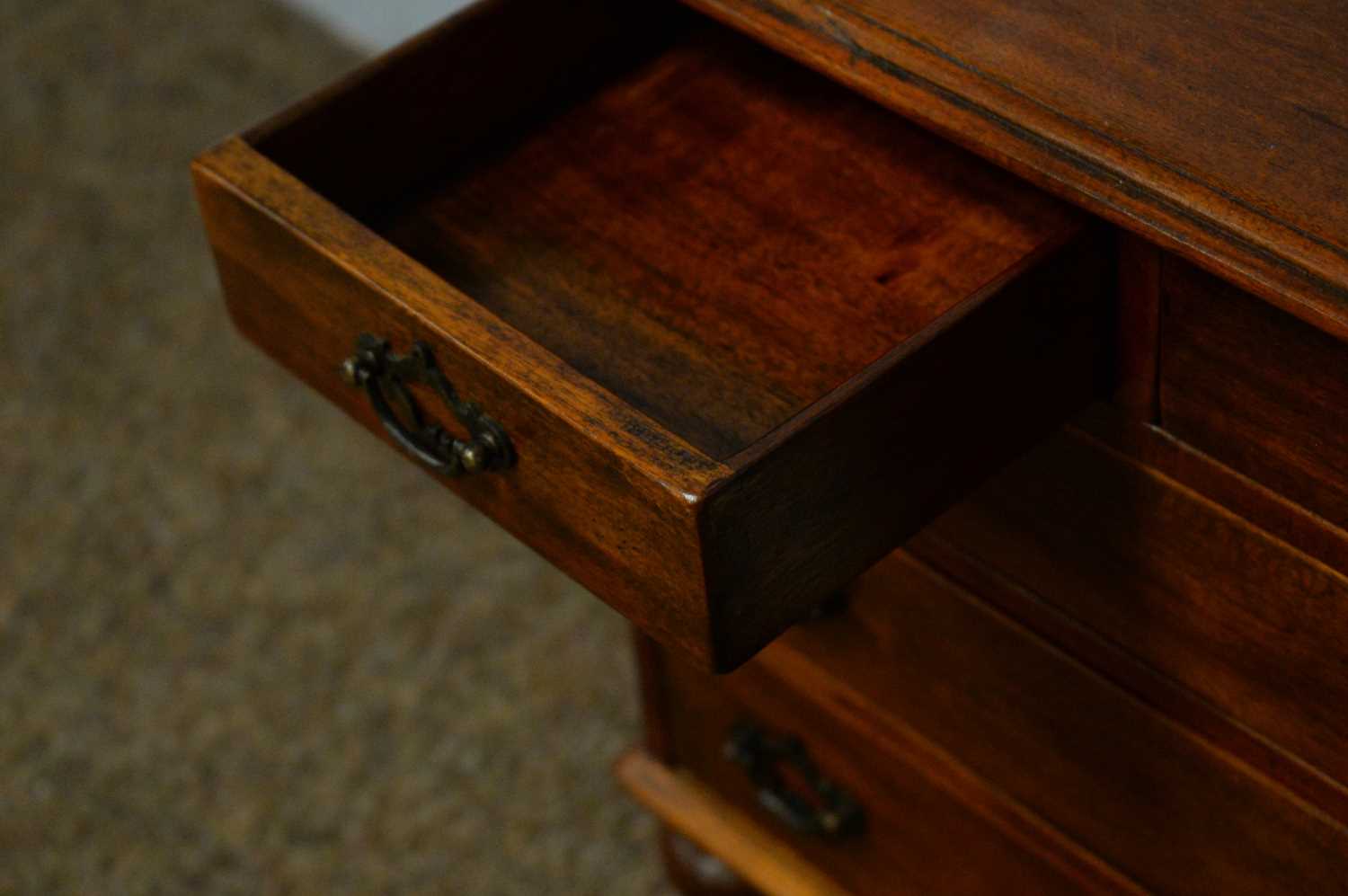 A Victorian-style mahogany apprentice chest of drawers. - Image 3 of 3