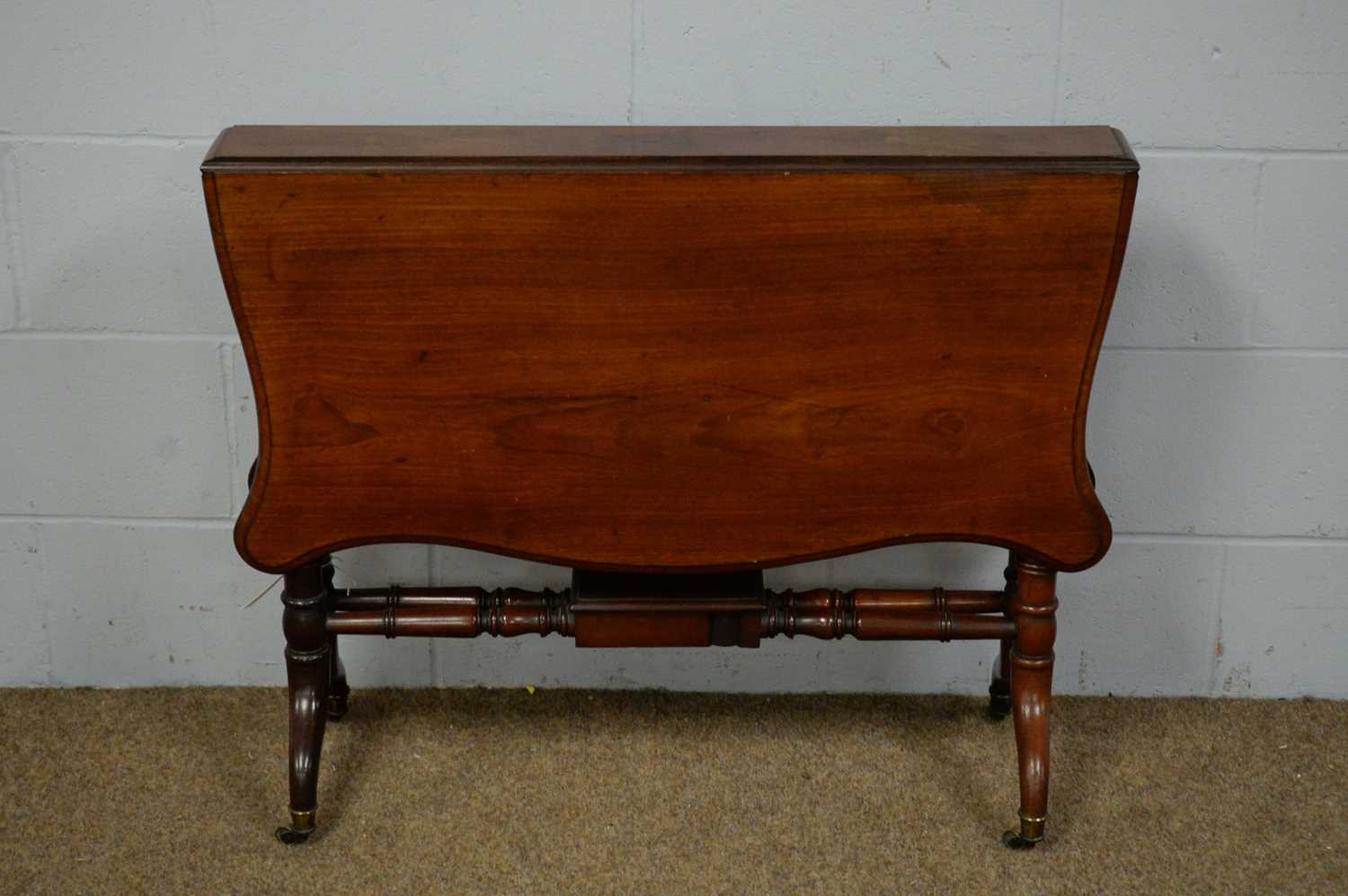 A Victorian Sutherland table; and a small Victorian Pembroke table. - Image 4 of 7