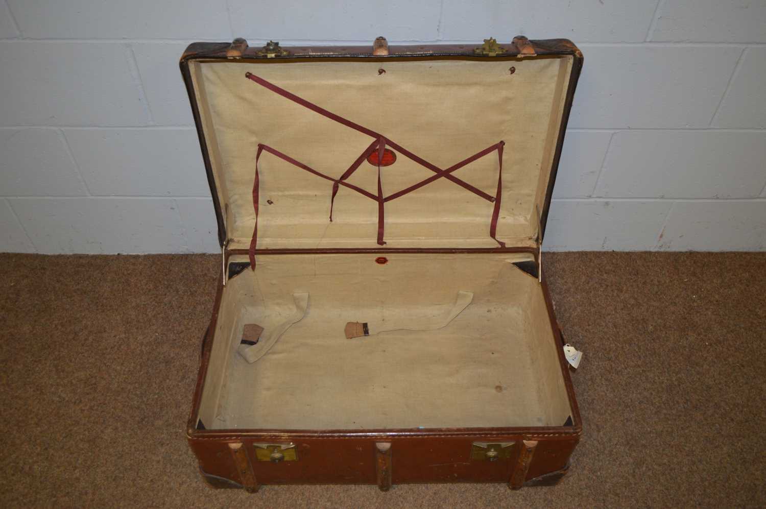 A vintage steamer travel trunk - Image 4 of 6