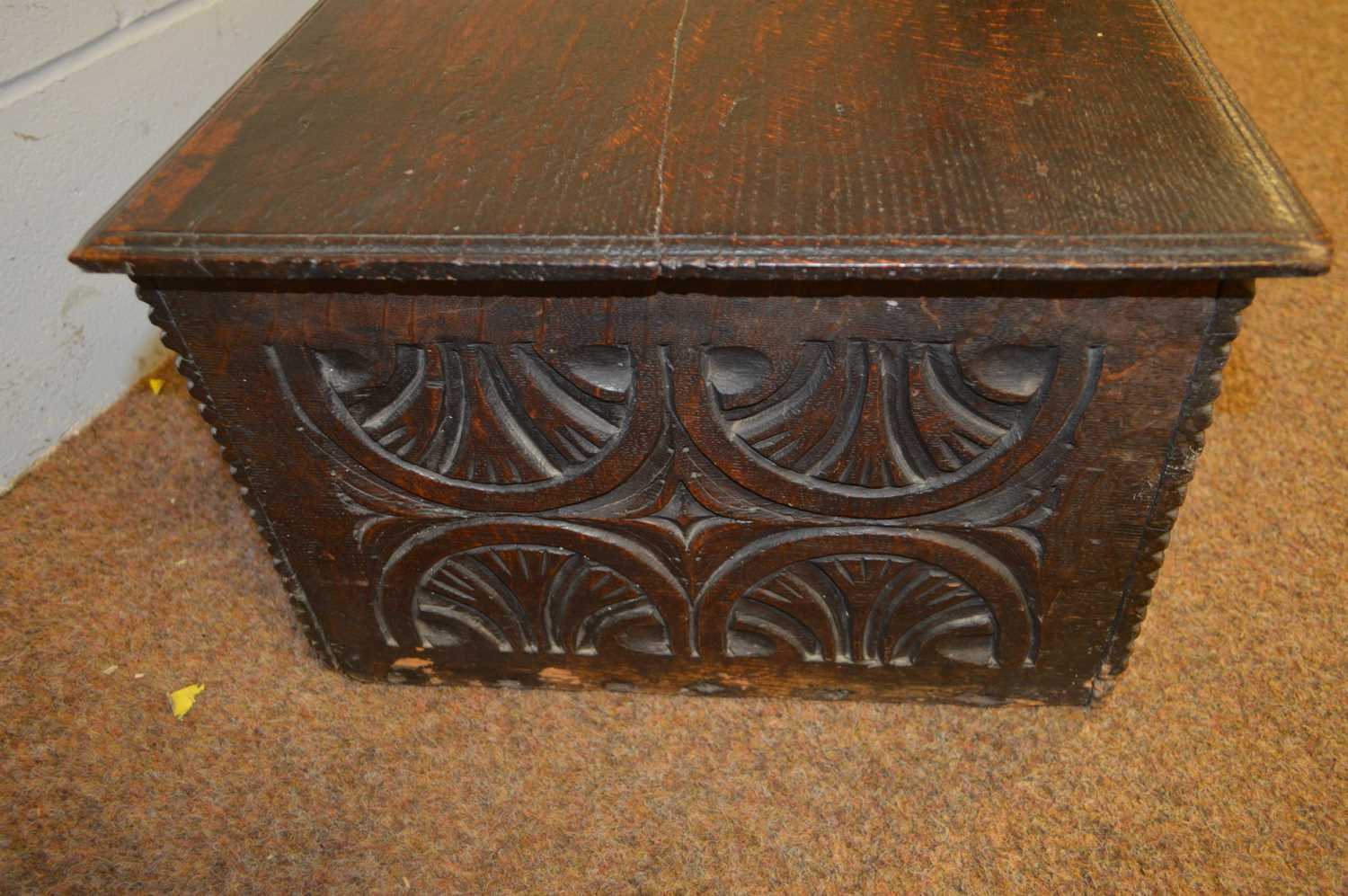 A ate 17th/18th Century oak bible box. - Image 4 of 7